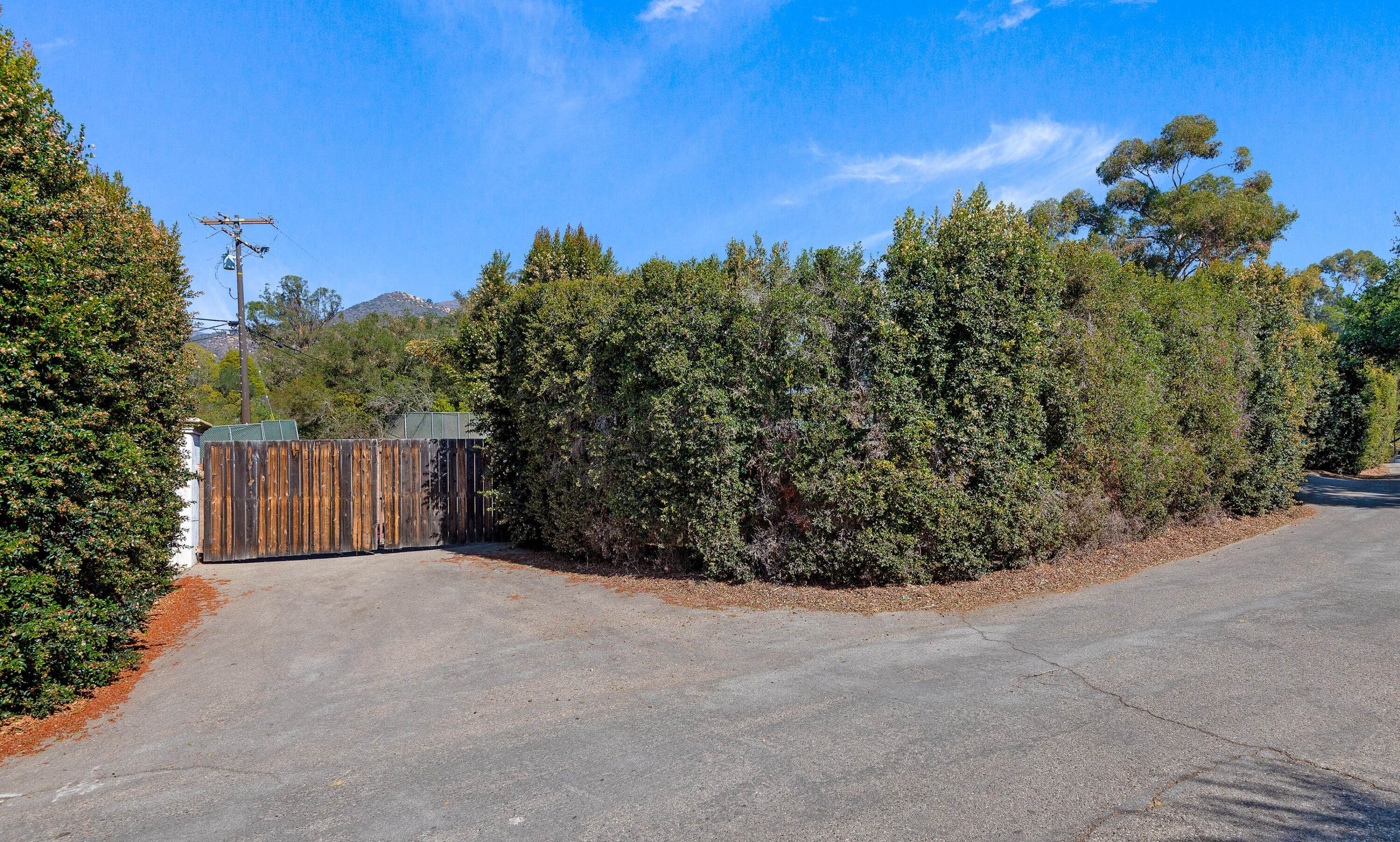 21. Estate for Sale at 2825 Hidden Valley Lane Montecito, California 93108 United States