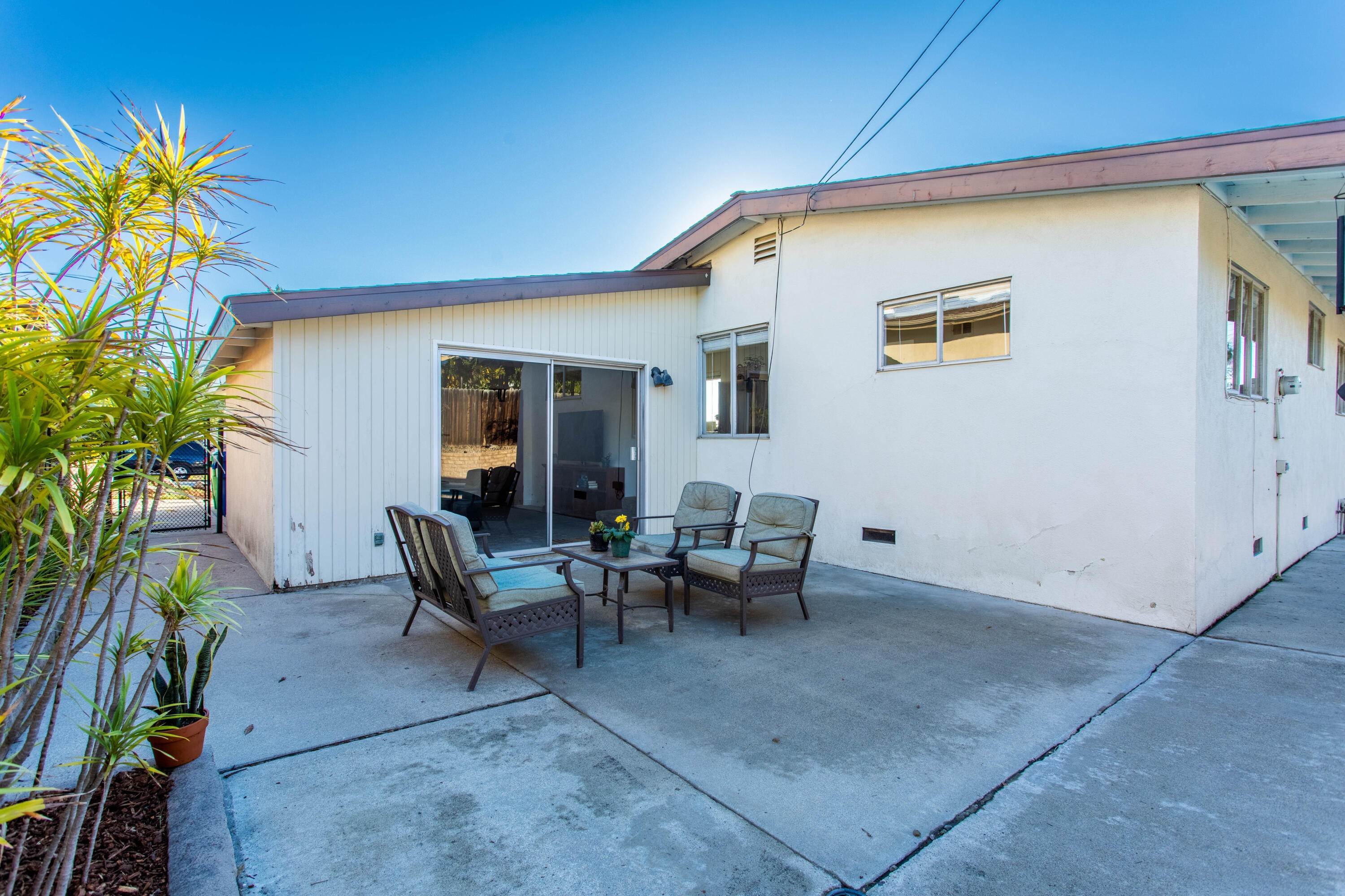 15. Estate for Sale at 673 Ardmore Drive Goleta, California 93117 United States