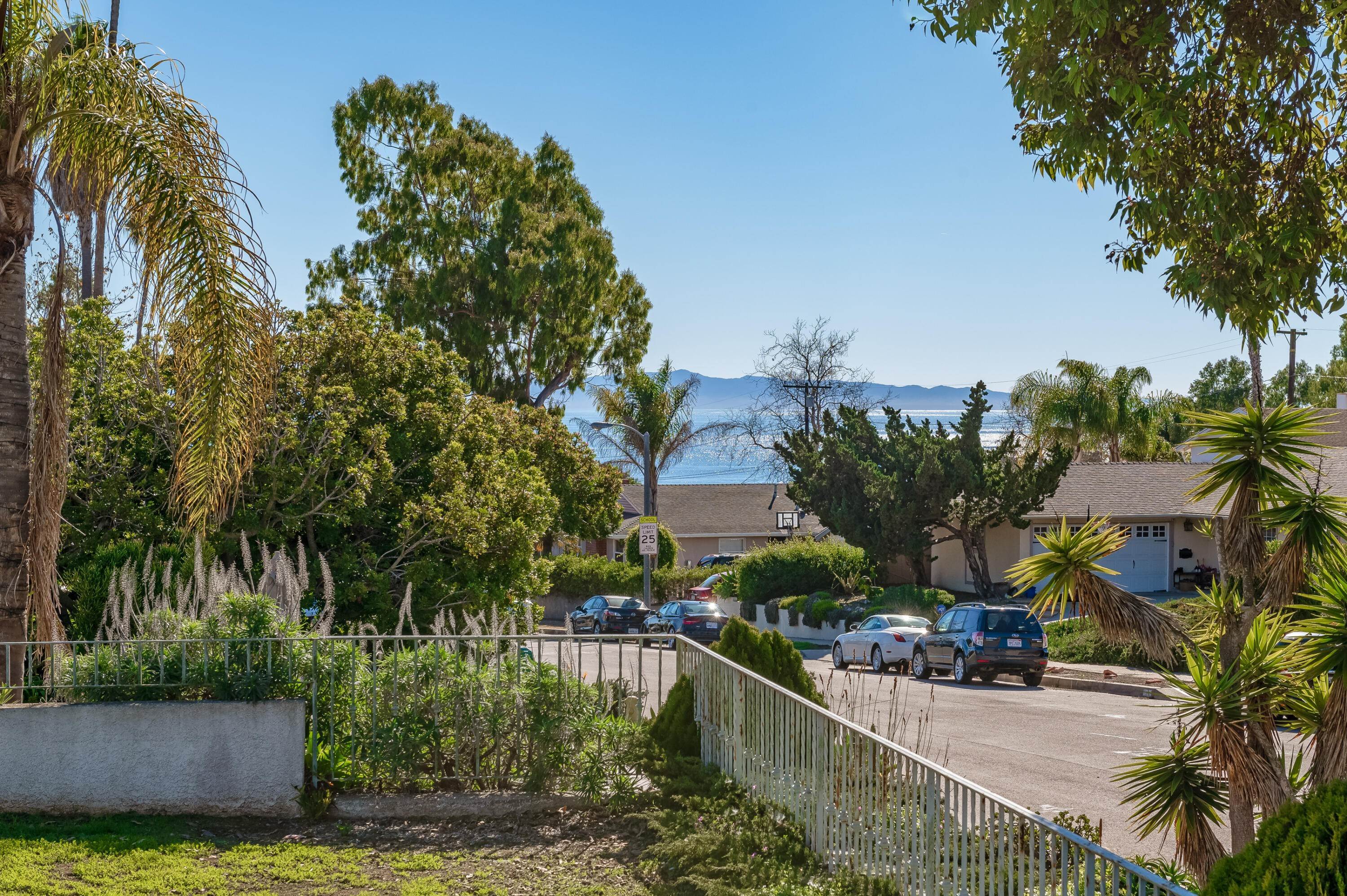 19. Estate for Sale at 318 Salida Del Sol Santa Barbara, California 93109 United States