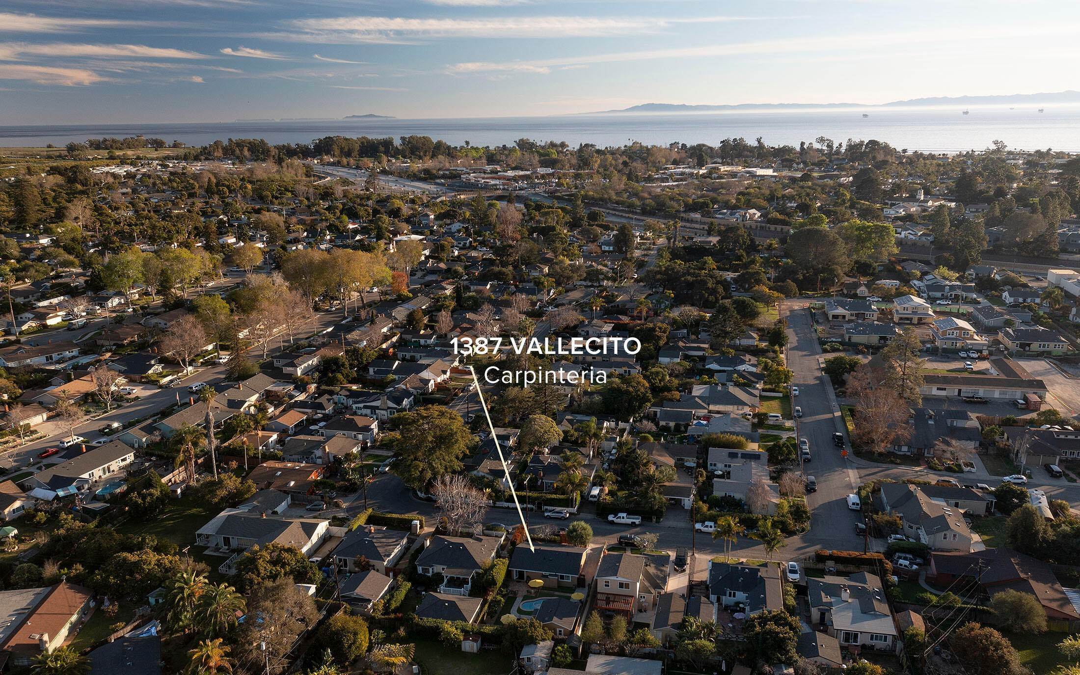 18. Estate for Sale at 1387 Vallecito Place Carpinteria, California 93013 United States