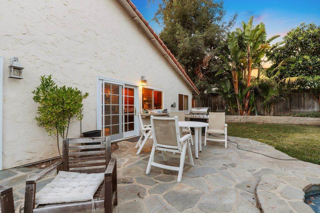 36. Estate for Sale at 414 Camino Laguna Vis Goleta, California 93117 United States