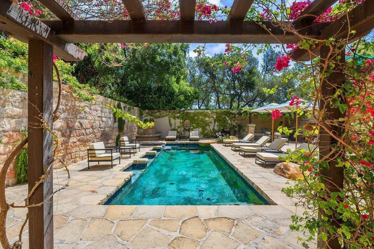 20. Estate for Sale at 920 Hot Springs Road Montecito, California 93108 United States