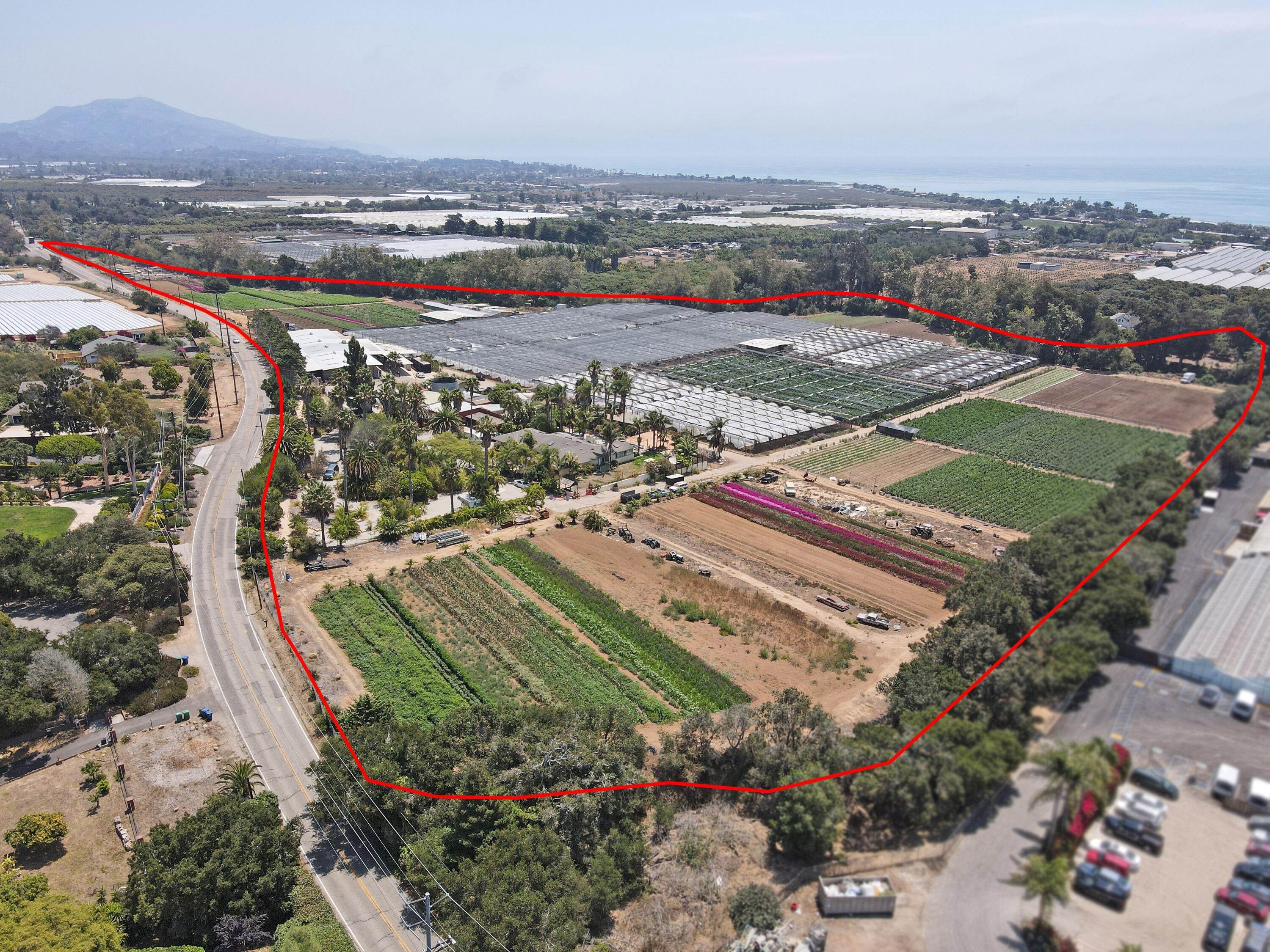 庄园,地产 为 销售 在 3675 Foothill Road 卡平特里亚, 加利福尼亚州 93013 美国