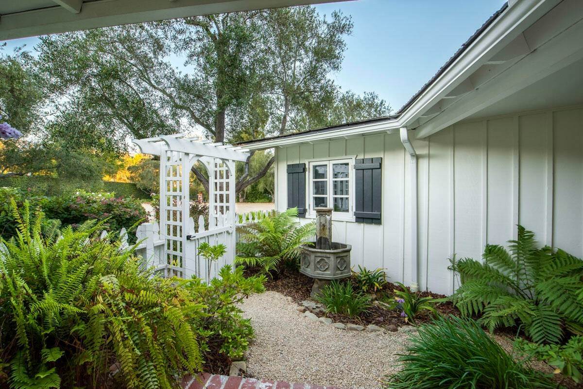 6. Estate at 223 Rametto Road Santa Barbara, California 93108 United States