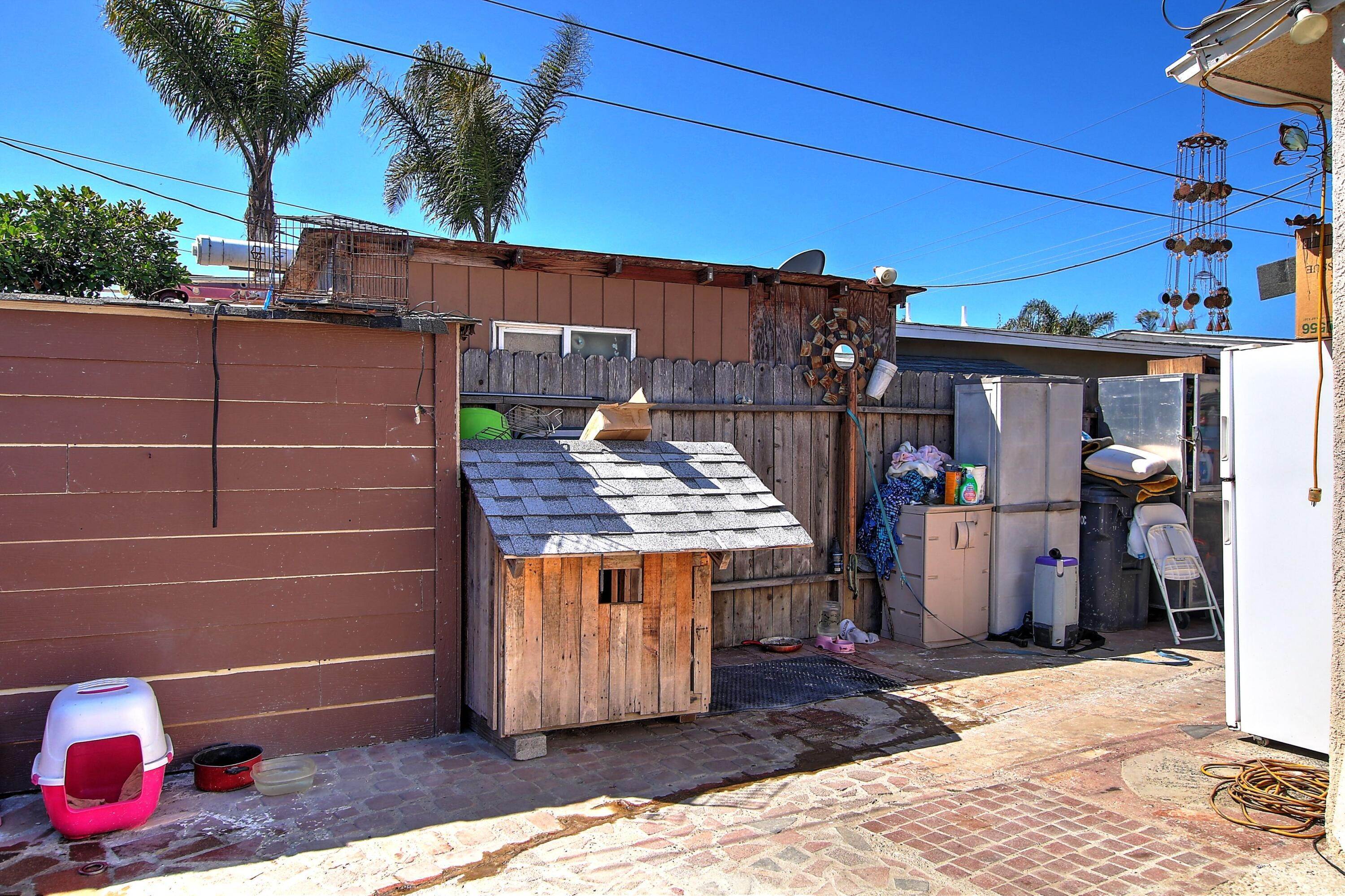 18. Multi Family for Sale at 722 N A Street Lompoc, California 93436 United States