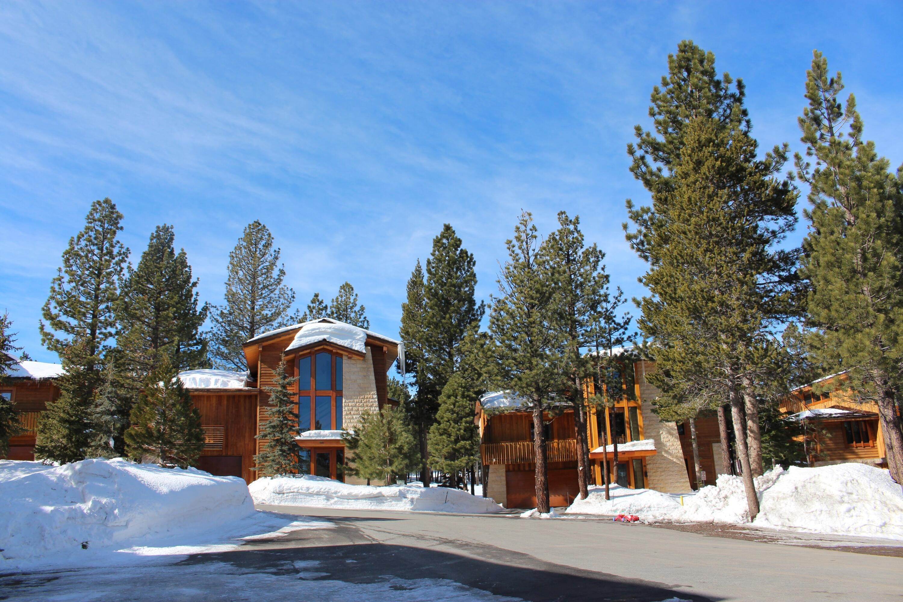 24. Single Family Homes for Sale at 540 Obsidian Place Mammoth Lakes, California 93546 United States