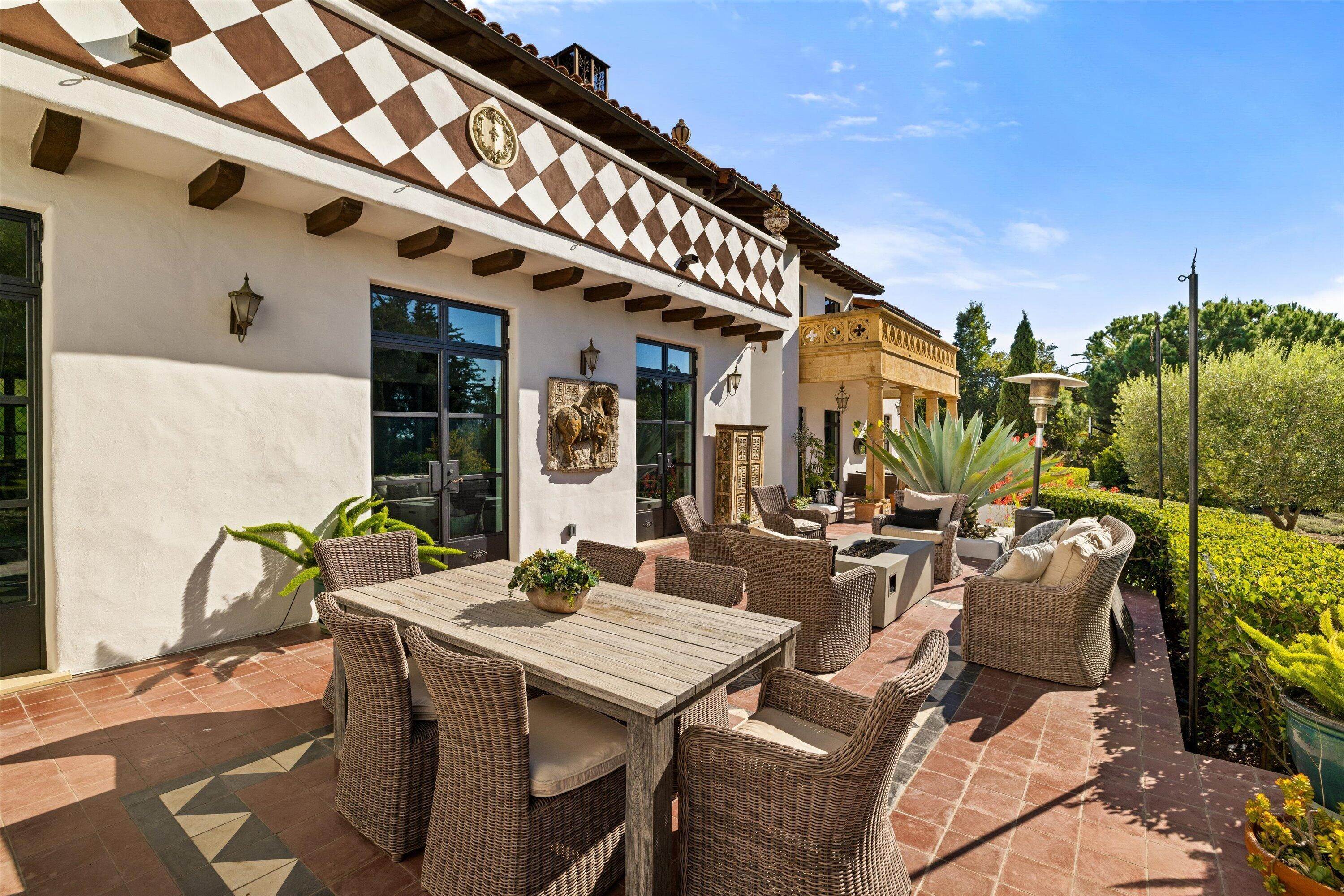 25. Estate for Sale at 4689 Via Roblada Santa Barbara, California 93110 United States