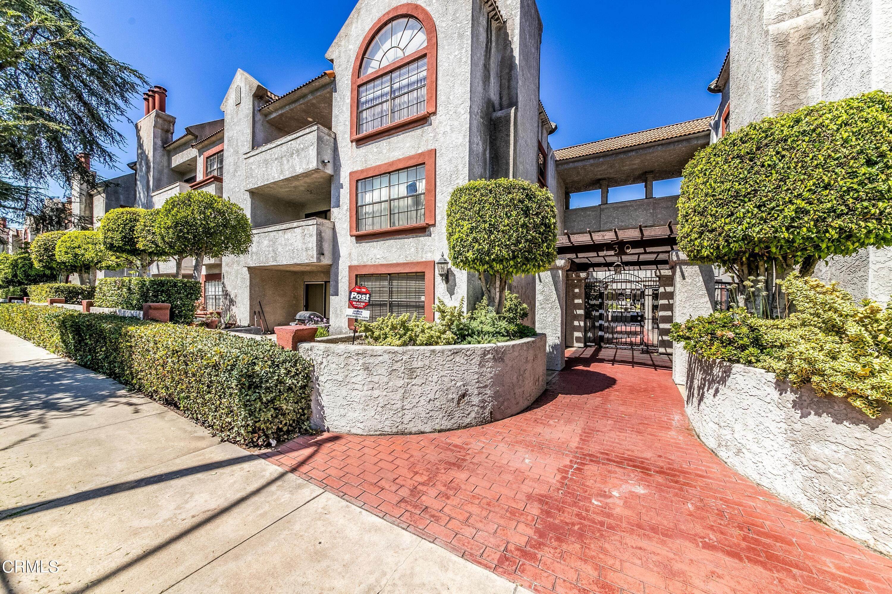 27. Condominiums for Sale at 130 Monterey Road 113 #113 130 Monterey Road 113 South Pasadena, California 91030 United States