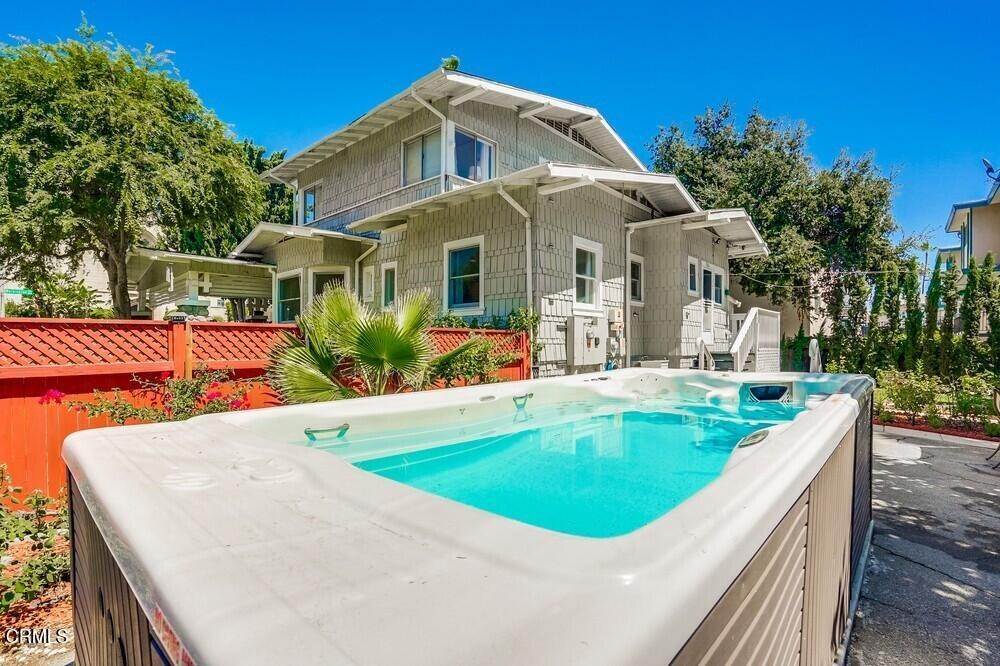 29. Single Family Homes for Sale at 1340 East Washington Boulevard Pasadena, California 91104 United States
