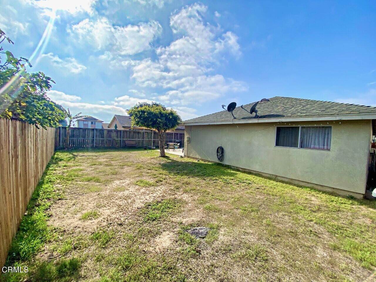 7. Single Family Homes for Sale at 1920 Earhart Court Oxnard, California 93033 United States