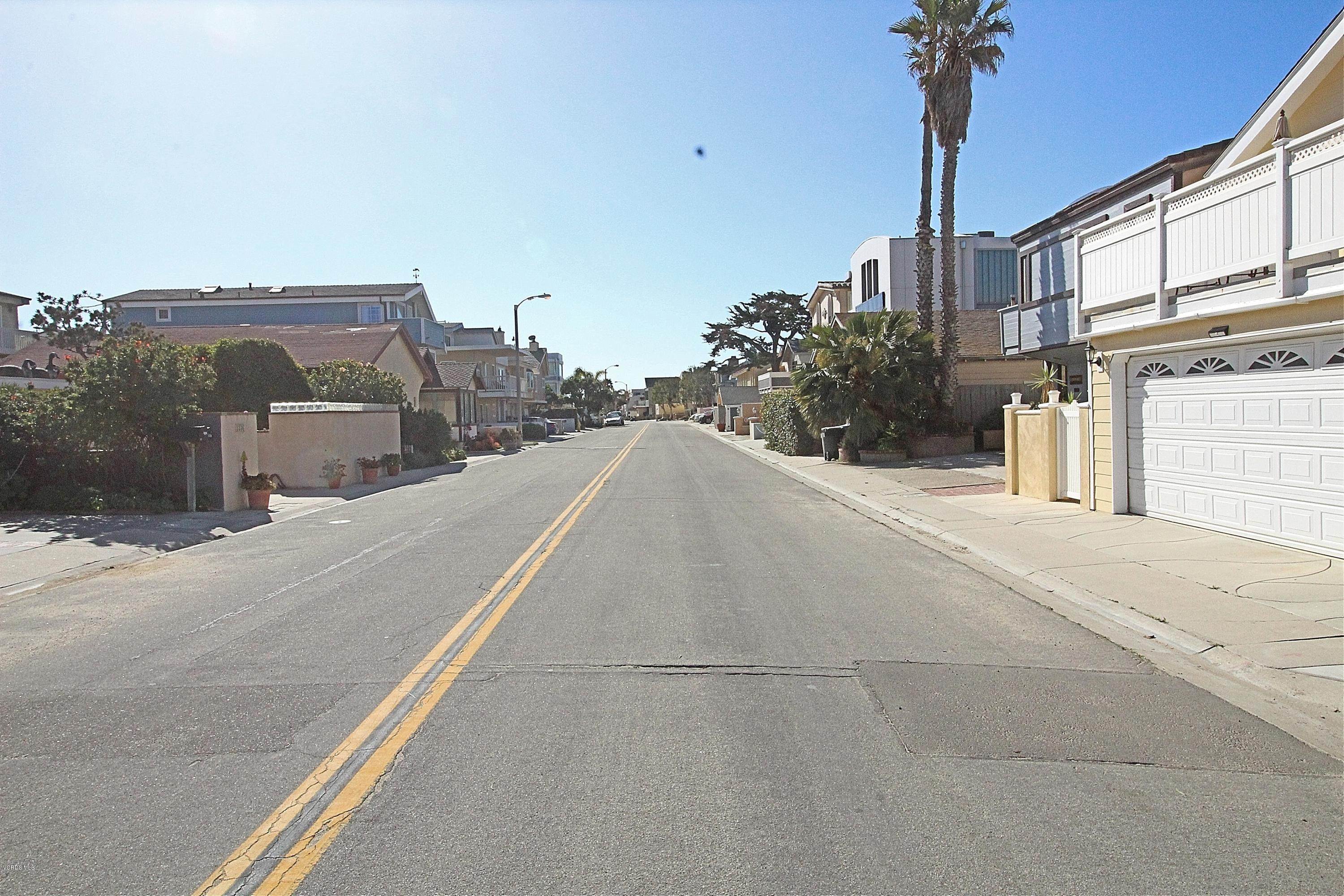 49. Single Family Homes at 3347 Ocean Drive Oxnard, California 93035 United States