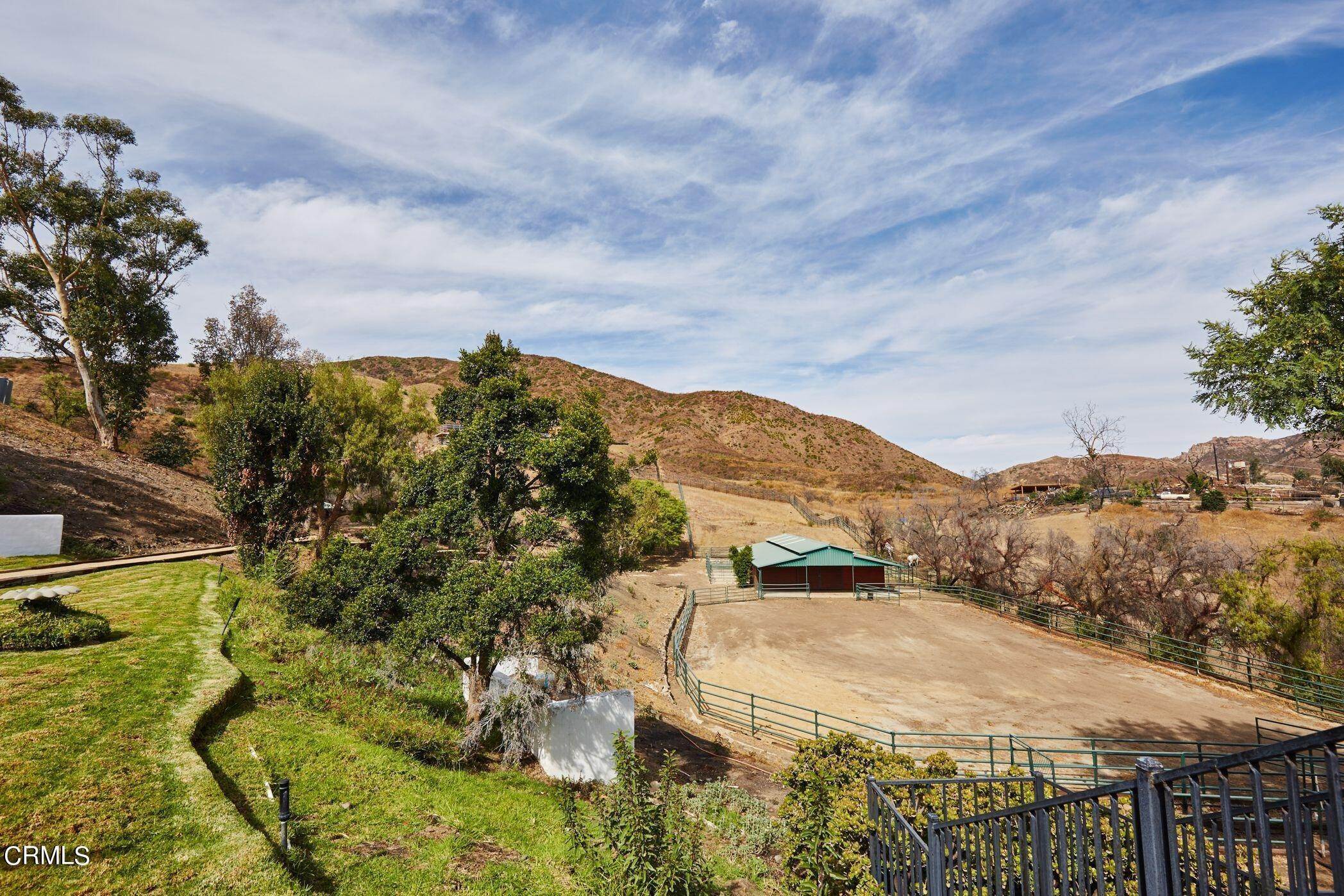 36. Single Family Homes for Sale at 33235 Mulholland Highway Malibu, California 90265 United States