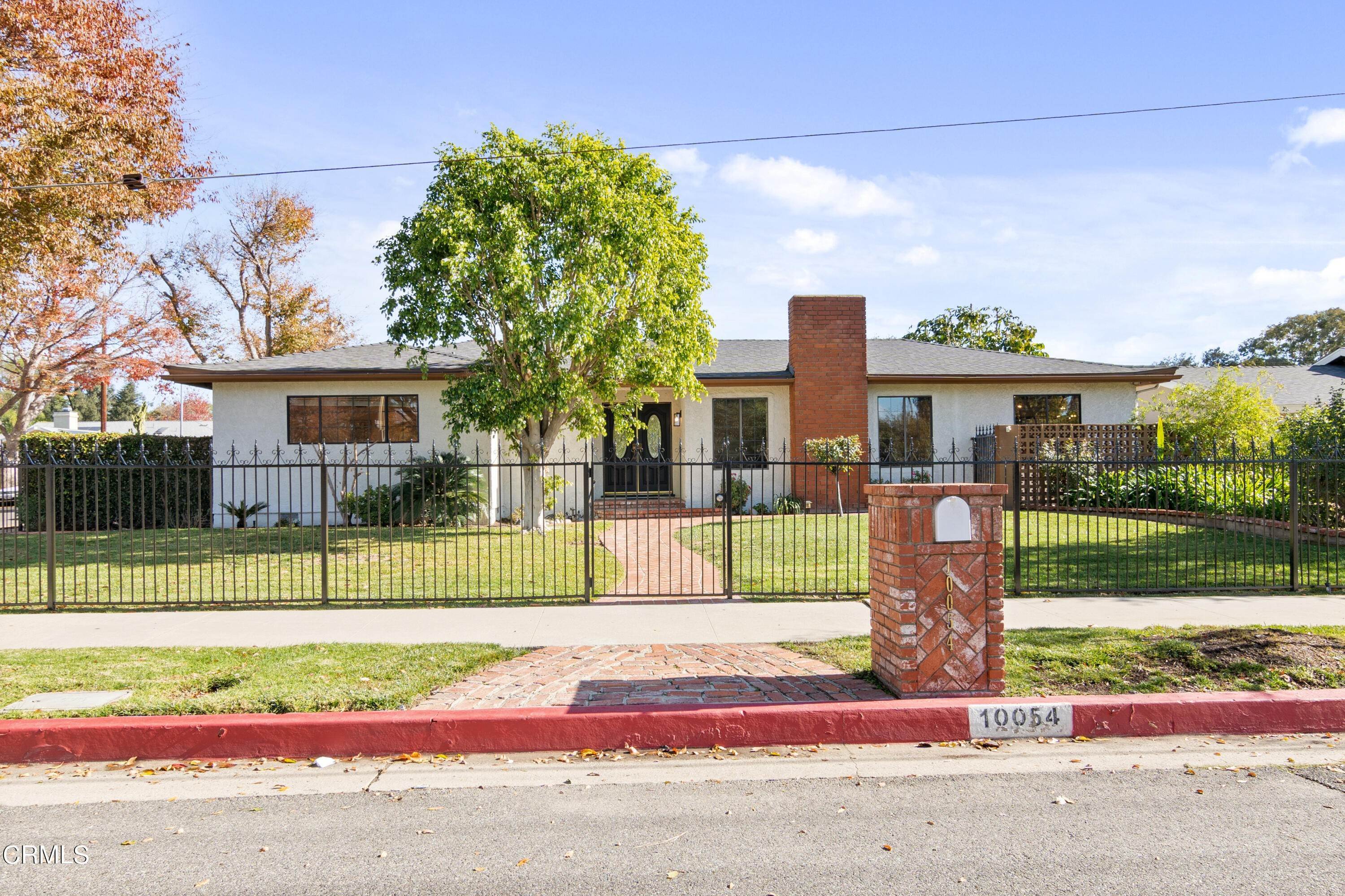 1. Single Family Homes for Sale at 10054 Louise Avenue Northridge, California 91325 United States