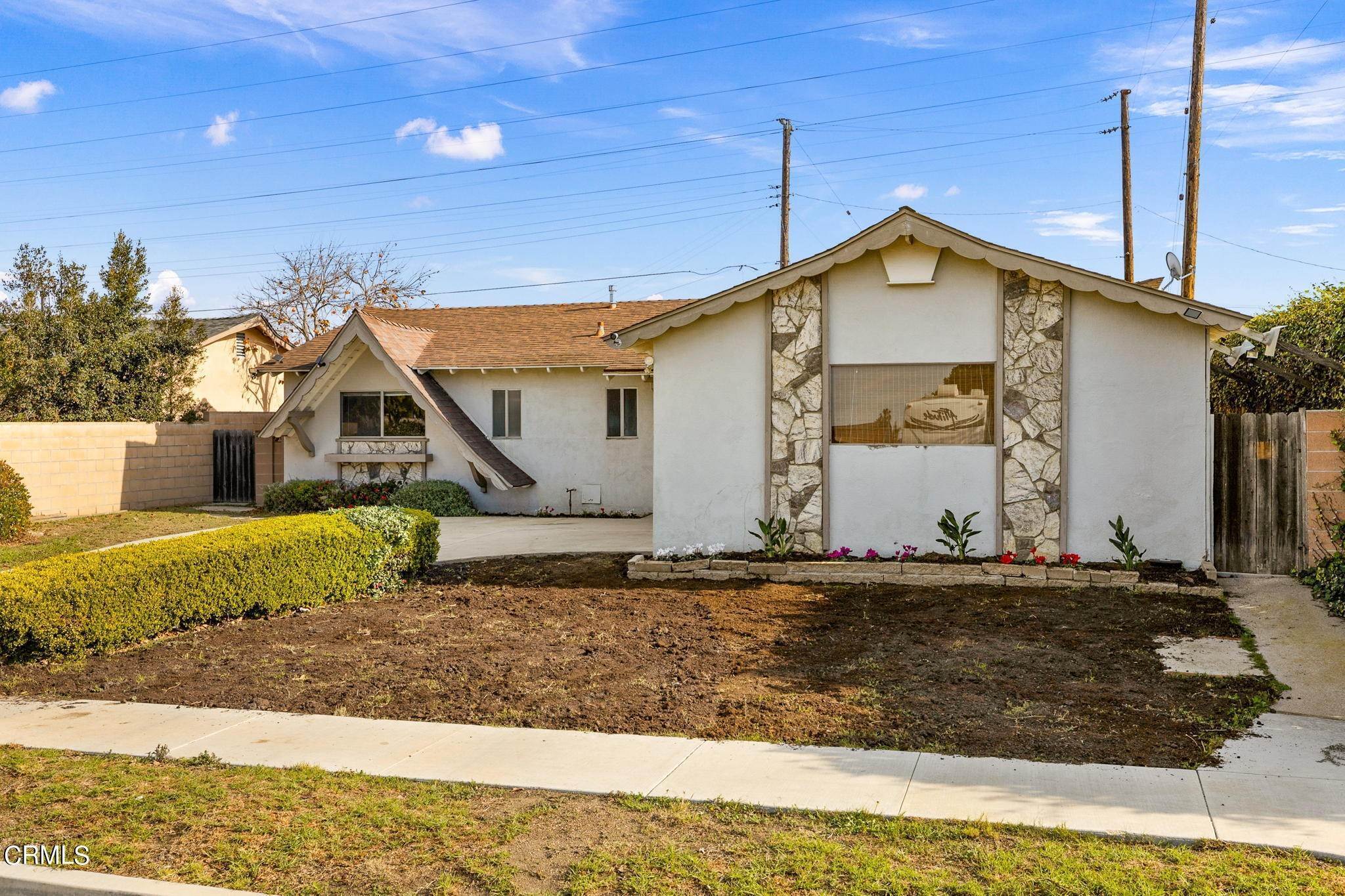 3. Single Family Homes for Sale at 1592 Robin Avenue Ventura, California 93003 United States