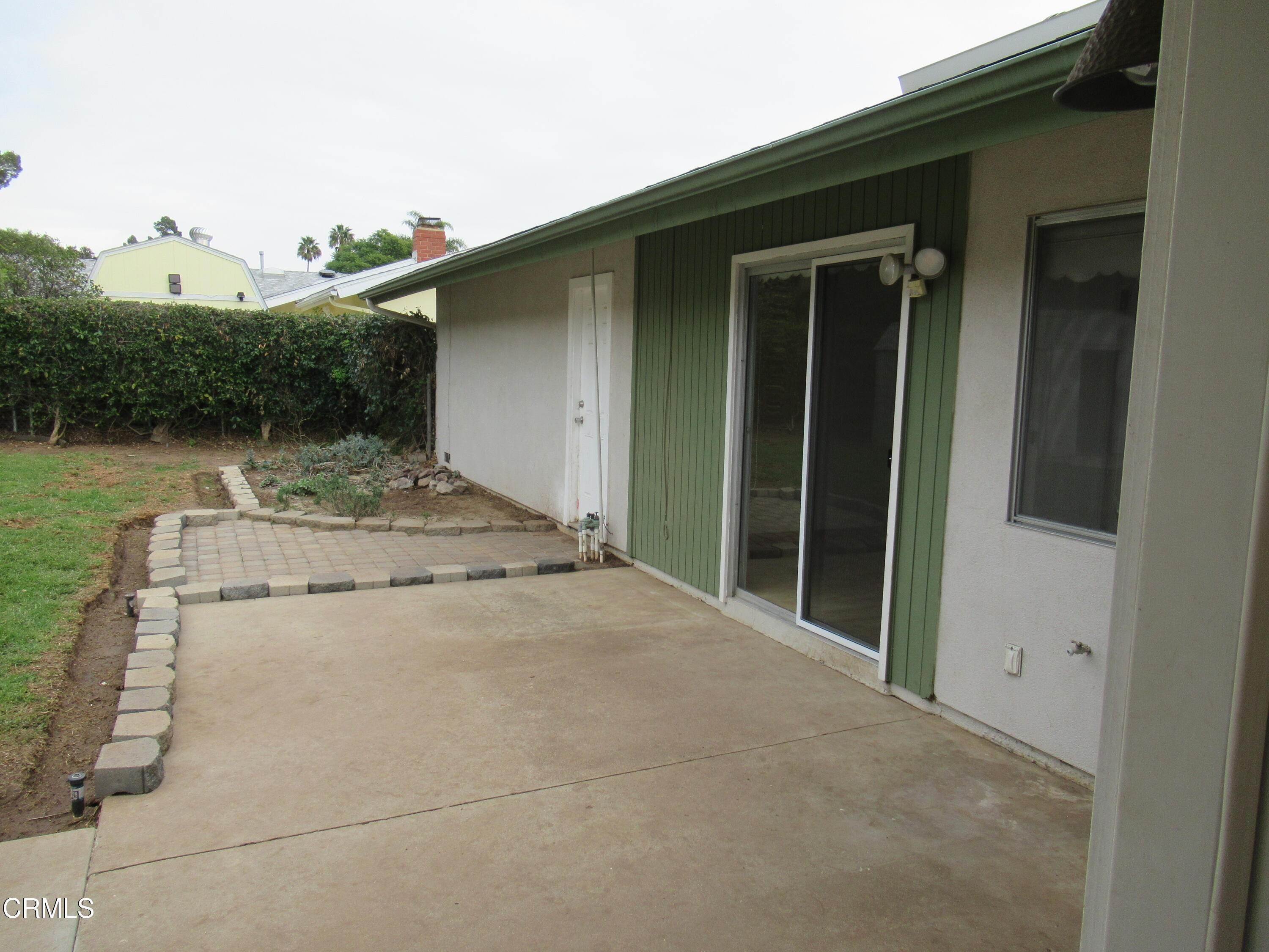 25. Single Family Homes for Sale at 449 East Virginia Terrace Santa Paula, California 93060 United States