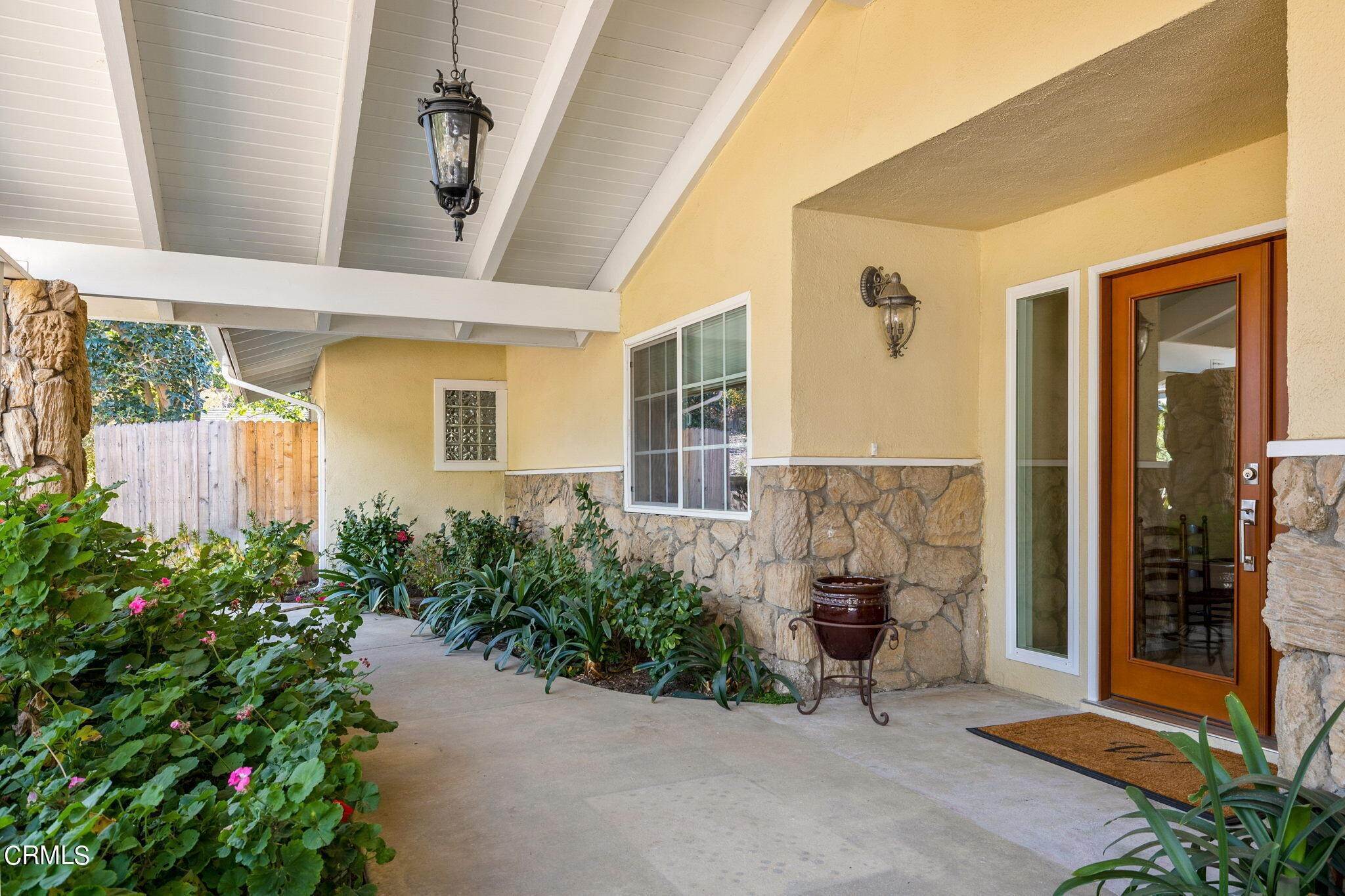 5. Single Family Homes for Sale at 559 Camino Concordia Camarillo, California 93010 United States