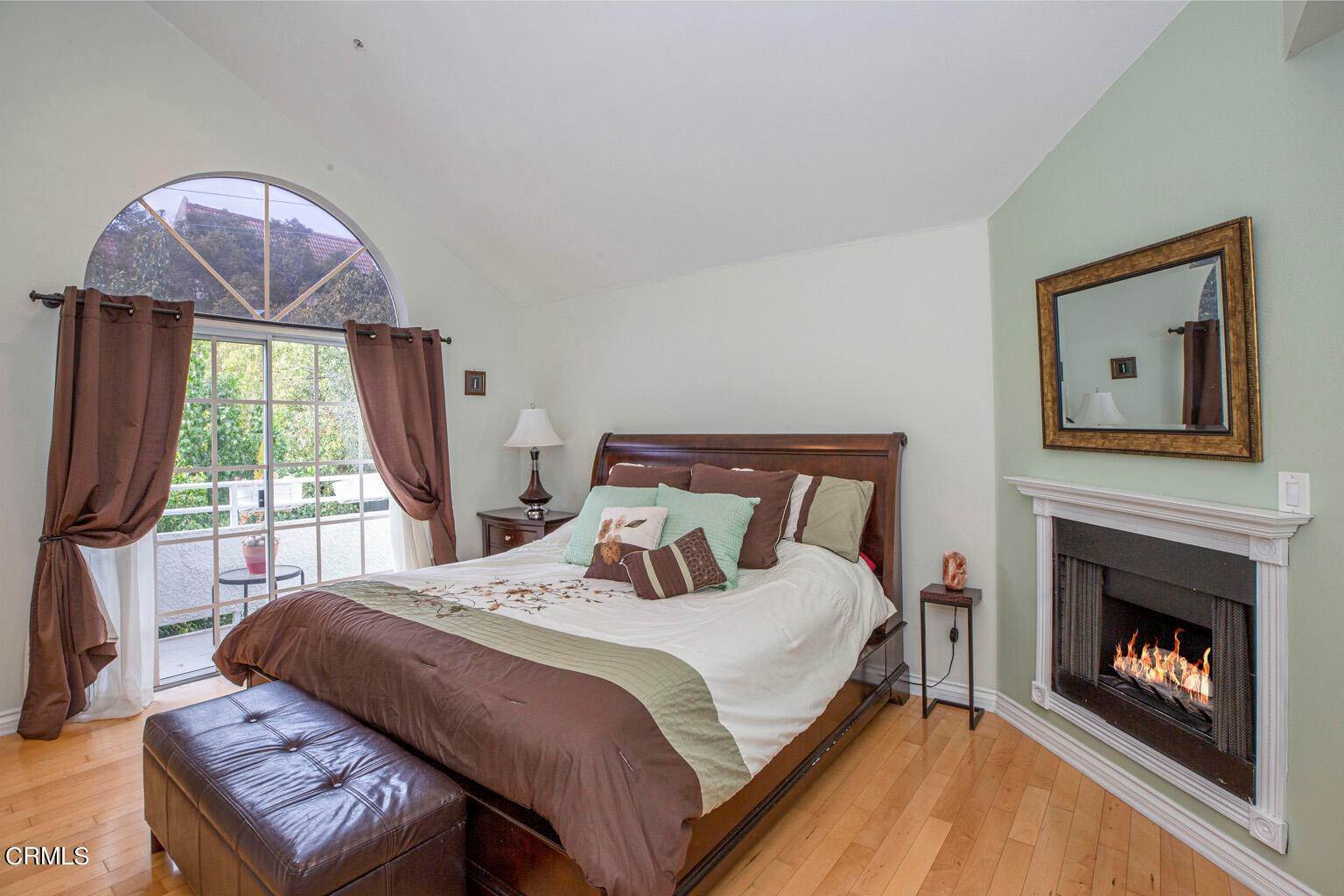 13. townhouses for Sale at 1328 North Columbus Avenue 1 #1 1328 North Columbus Avenue 1 Glendale, California 91202 United States