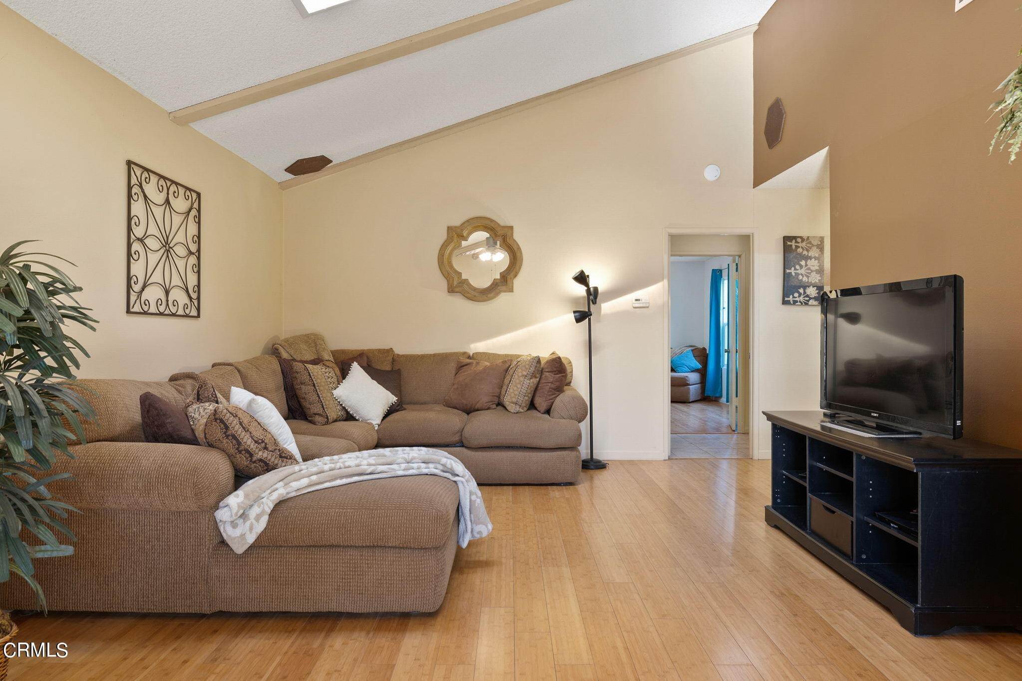 6. Single Family Homes for Sale at 5586 Aurora Drive Ventura, California 93003 United States