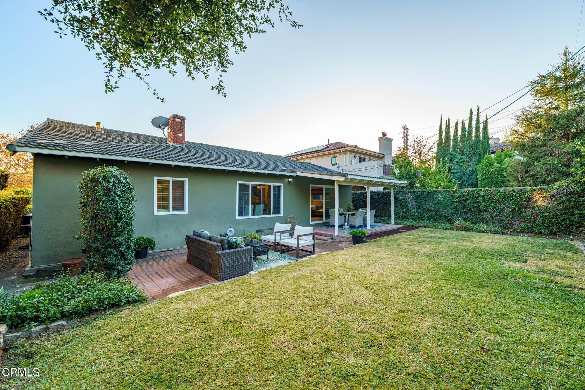 47. Single Family Homes for Sale at 3355 Yorkshire Road Pasadena, California 91107 United States