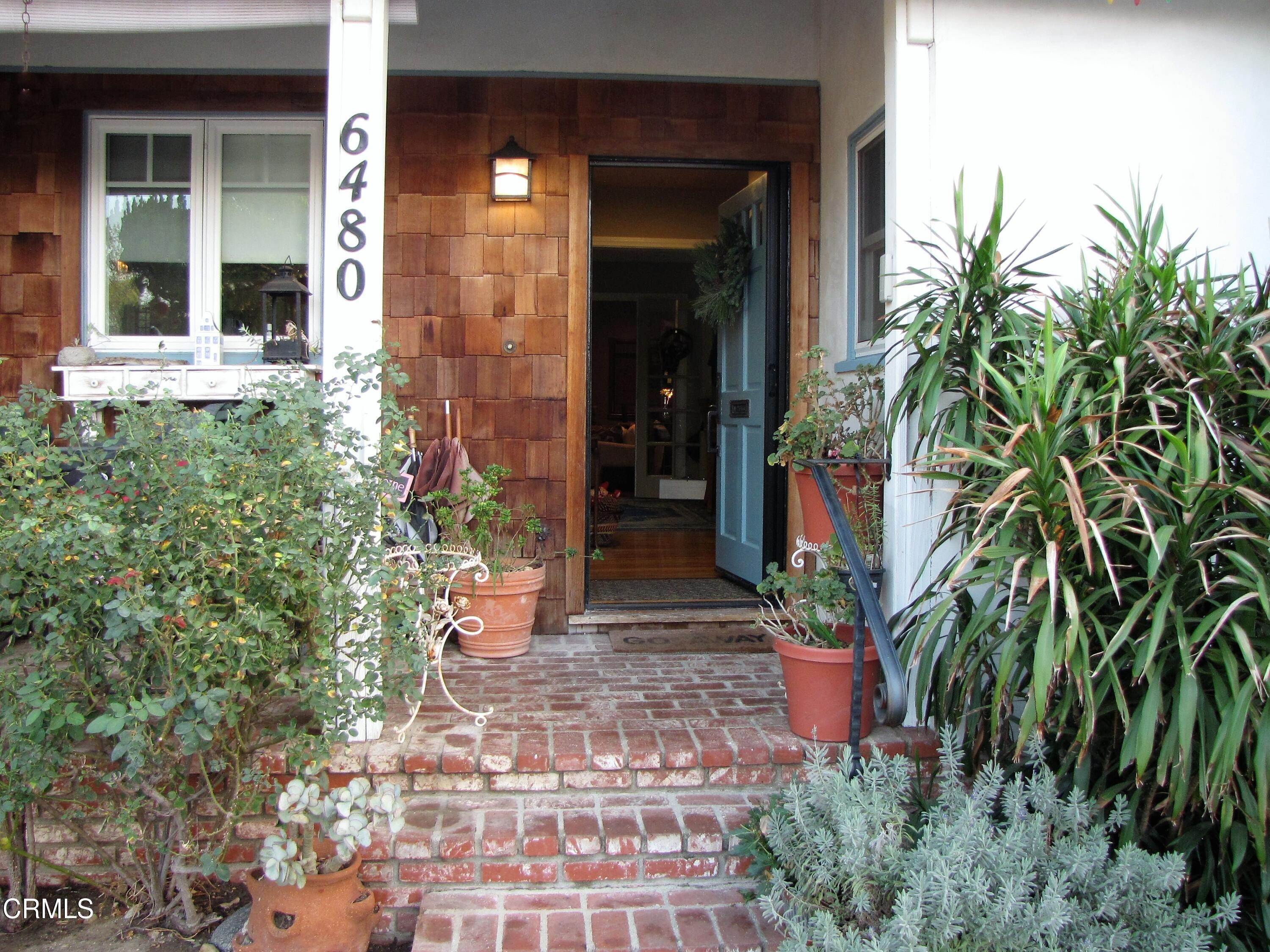 4. Single Family Homes for Sale at 6480 Randi Avenue Woodland Hills, California 91303 United States
