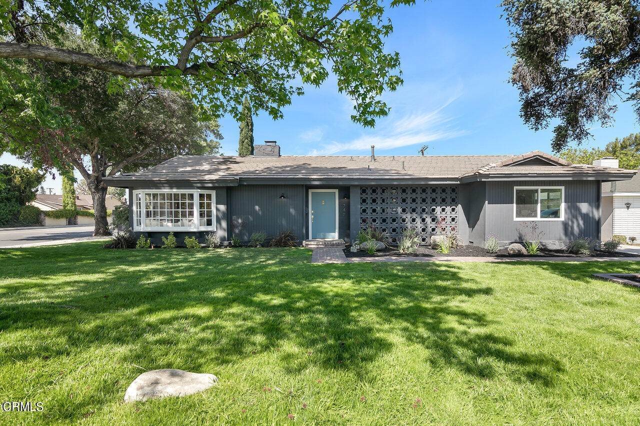 Single Family Homes 为 销售 在 747 South Glenn Alan Avenue 西柯维纳市, 加利福尼亚州 91791 美国