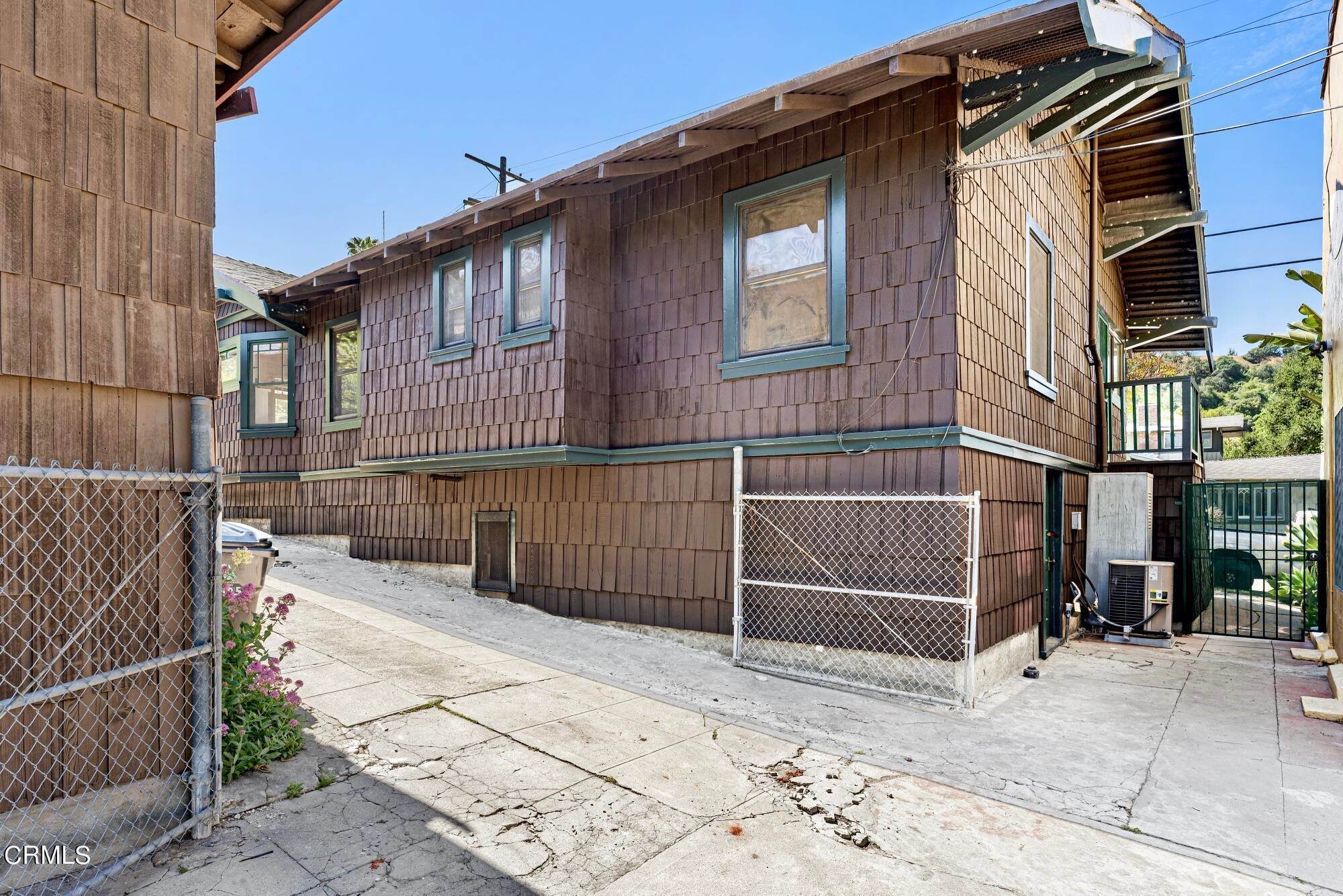 7. Triplex for Sale at 411 East Ave 39 Los Angeles, California 90031 United States