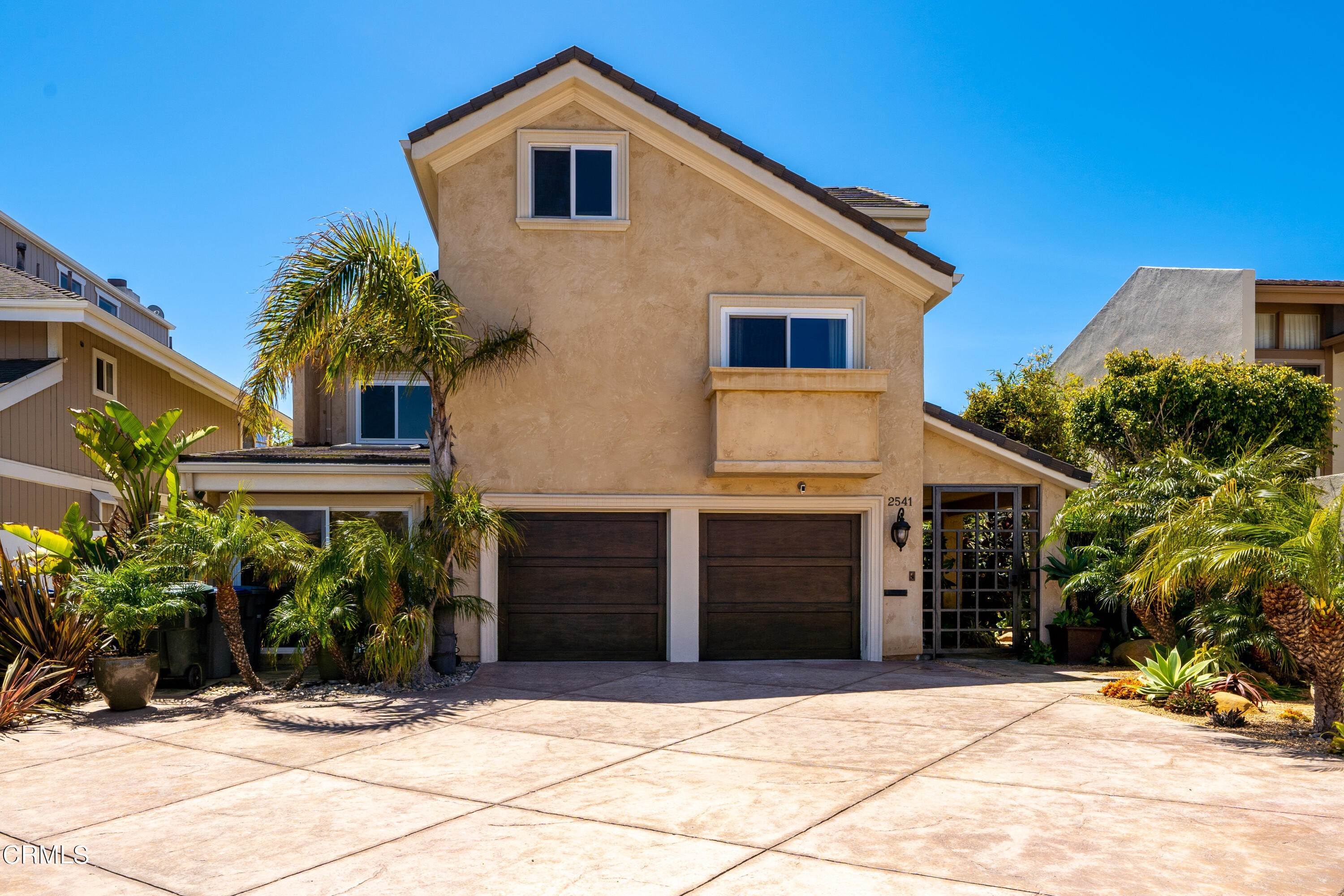 Single Family Homes for Sale at 2541 Monaco Drive Oxnard, California 93035 United States