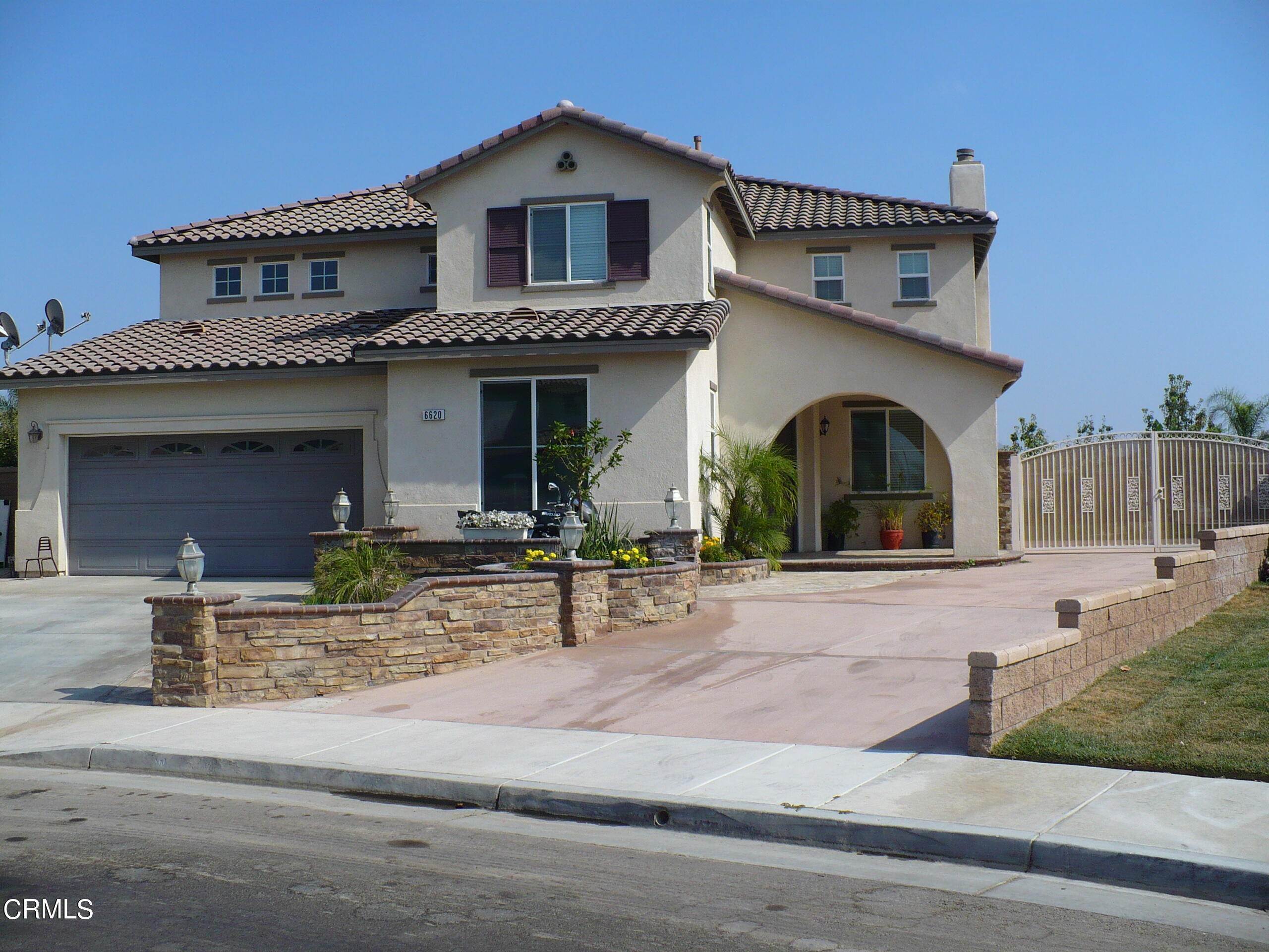 Single Family Homes por un Venta en 6620 Acey Street Eastvale, California 92880 Estados Unidos