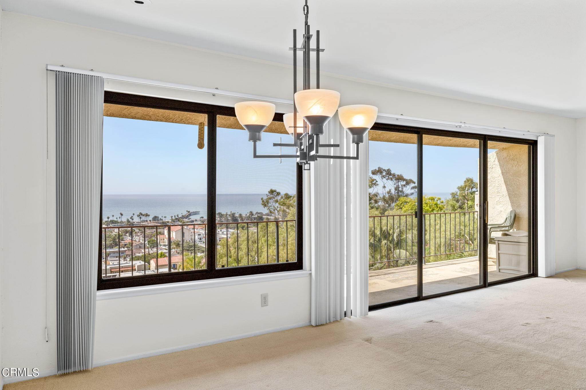 8. Condominiums for Sale at 836 Summit Drive Ventura, California 93001 United States