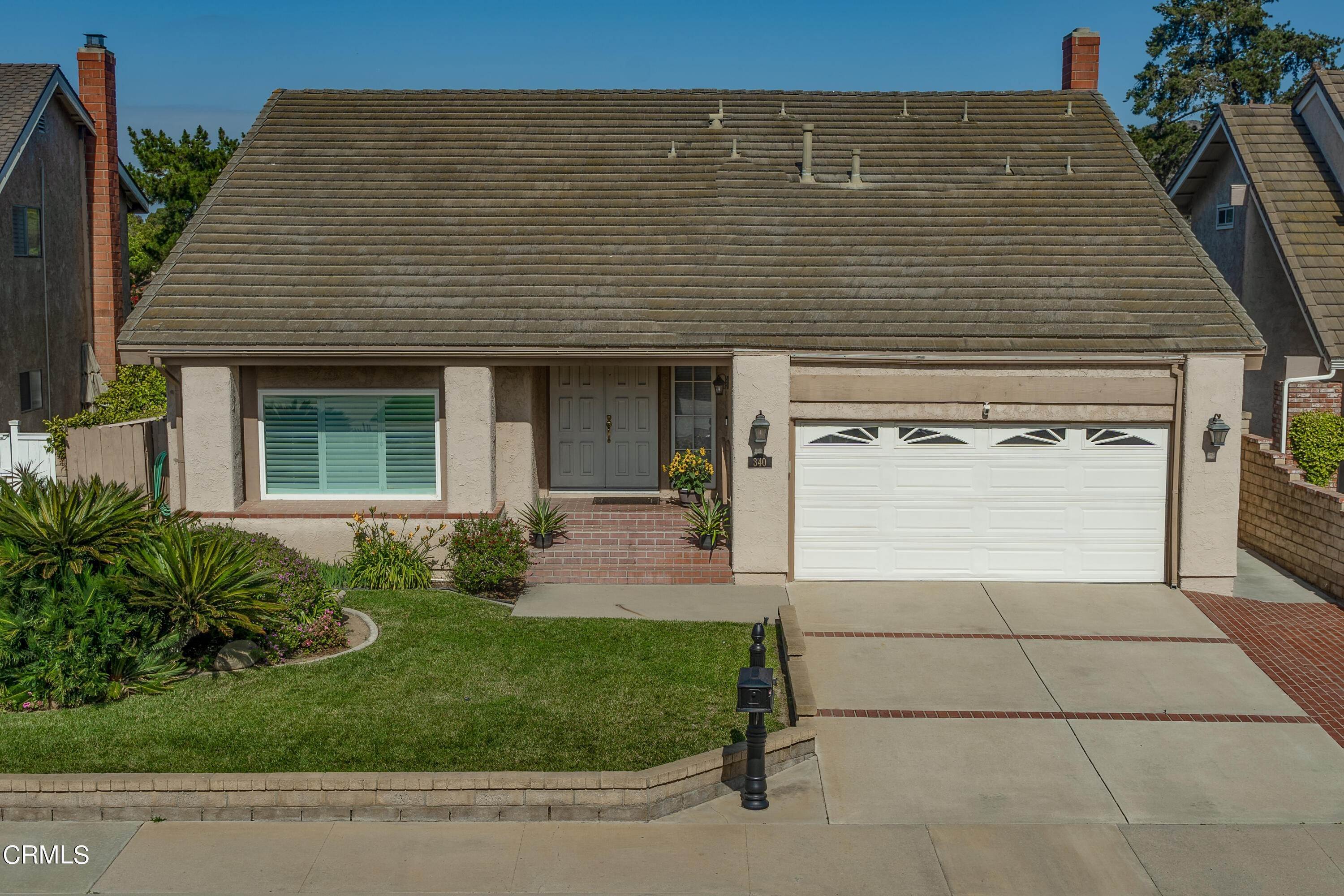 18. Single Family Homes for Sale at 340 Mariposa Drive Camarillo, California 93012 United States