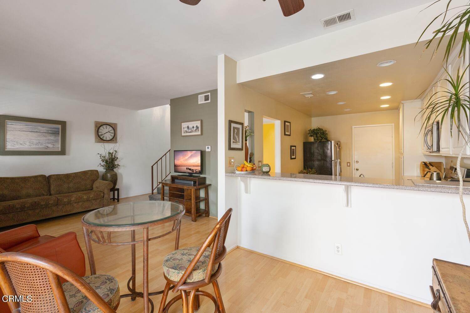 7. Single Family Homes for Sale at 2352 Pima Lane Ventura, California 93001 United States