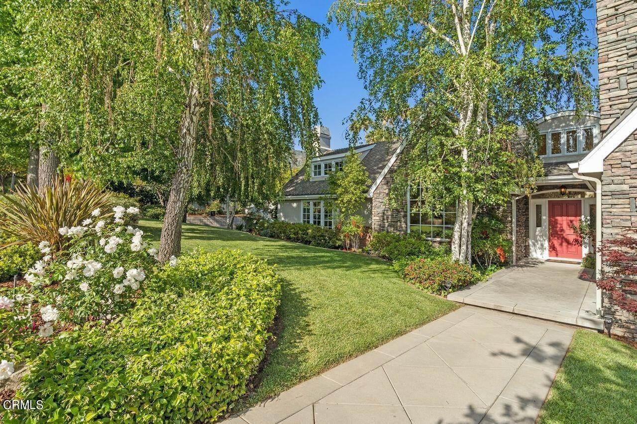 5. Single Family Homes for Sale at 5130 Hayman Avenue La Canada Flintridge, California 91011 United States