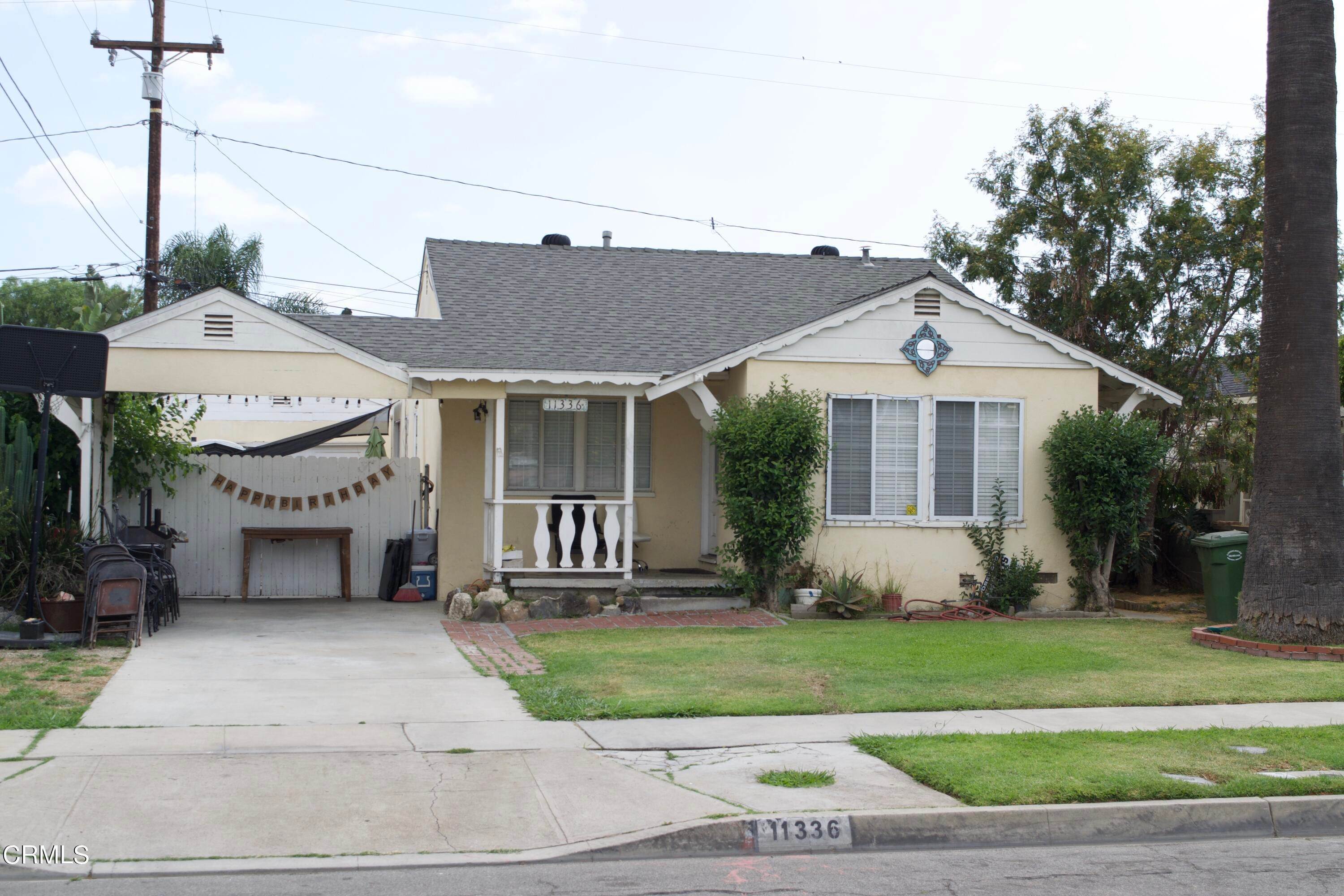 Single Family Homes 为 销售 在 11336 Bluejay Lane Santa Fe Springs, 加利福尼亚州 90670 美国