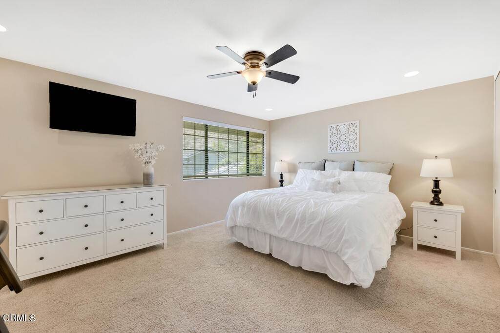 25. Single Family Homes for Sale at 3496 Hill Canyon Avenue Thousand Oaks, California 91360 United States