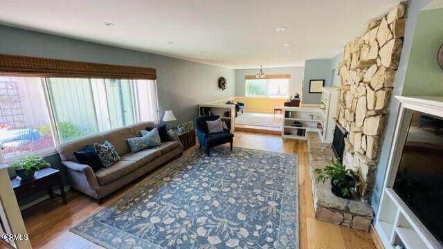 6. Single Family Homes for Sale at 174 West Sidlee Street Thousand Oaks, California 91360 United States