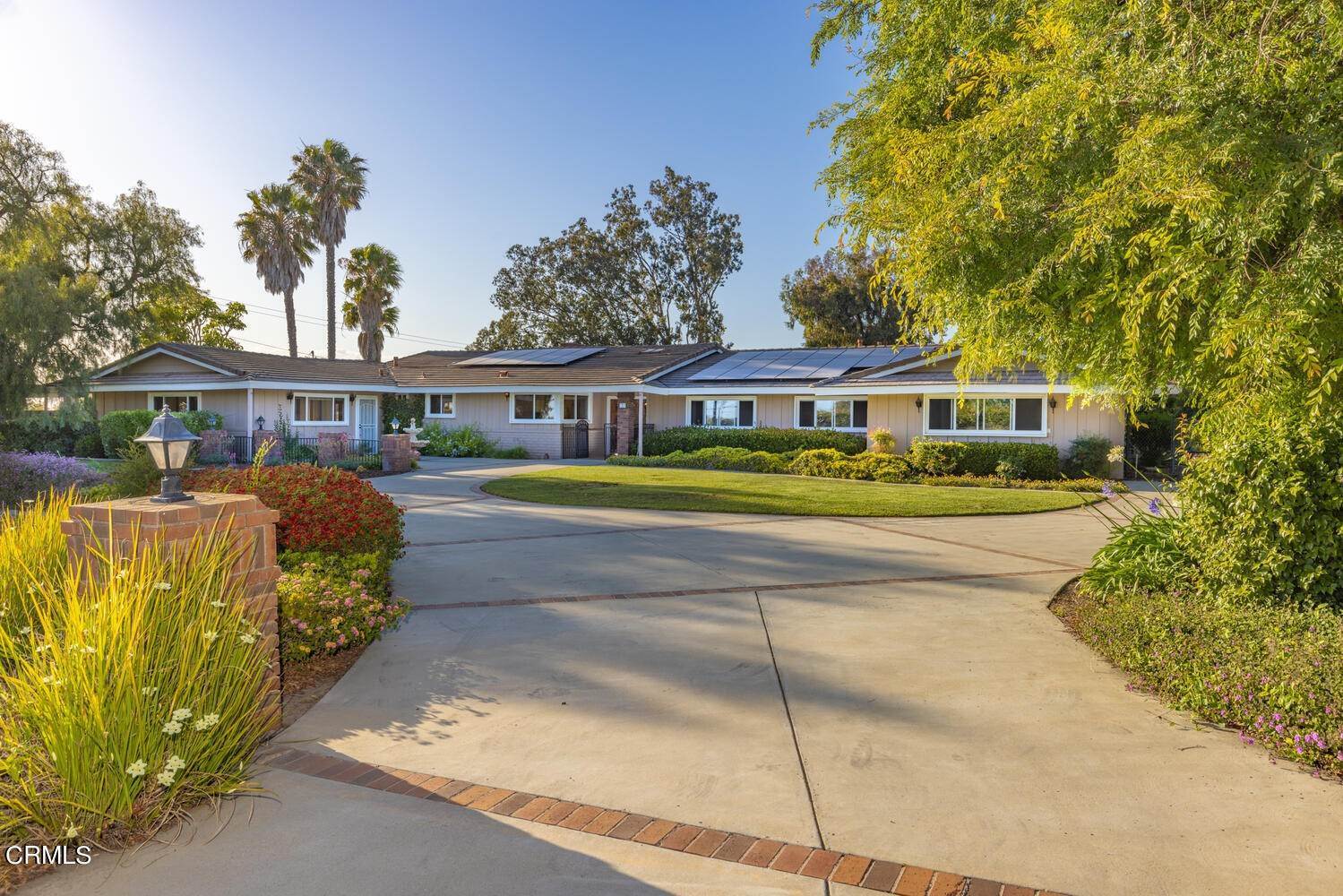 5. Single Family Homes for Sale at 509 Valley Vista Drive Camarillo, California 93010 United States