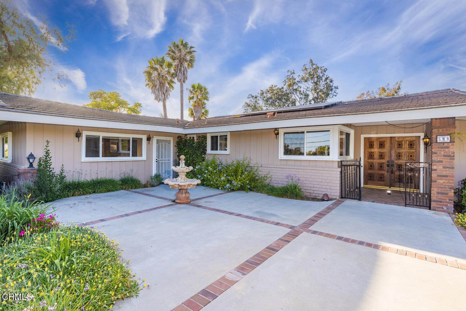 8. Single Family Homes for Sale at 509 Valley Vista Drive Camarillo, California 93010 United States