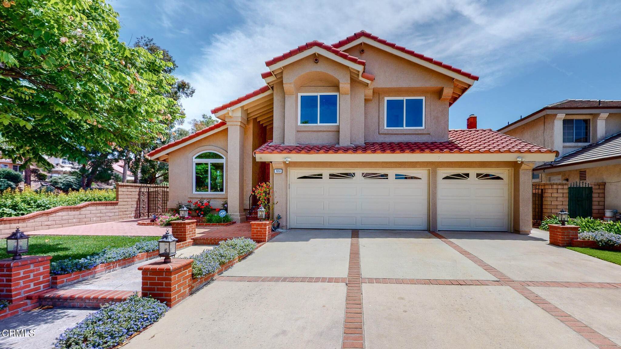 Single Family Homes 为 销售 在 7051 Woodbury Court 库卡蒙格, 加利福尼亚州 91701 美国