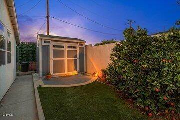 14. Single Family Homes for Sale at 10 Rio Via Street Oak View, California 93022 United States