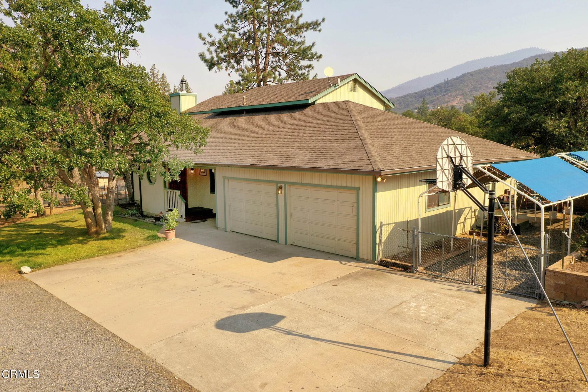 2. Single Family Homes for Sale at 4412 Saint Rose Way Yreka, California 96097 United States