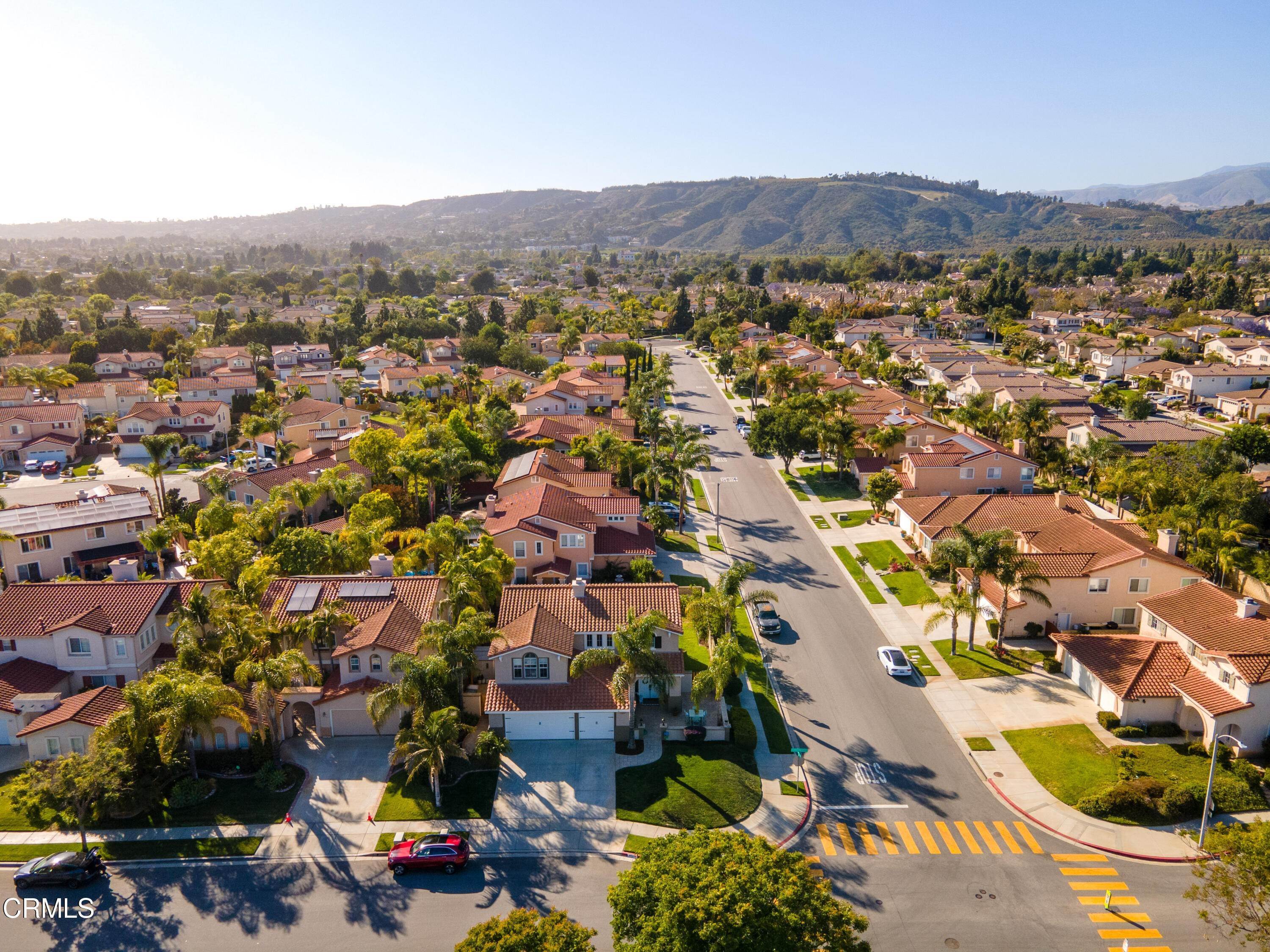 5. Single Family Homes for Sale at 1653 Alta Vista Place Camarillo, California 93012 United States