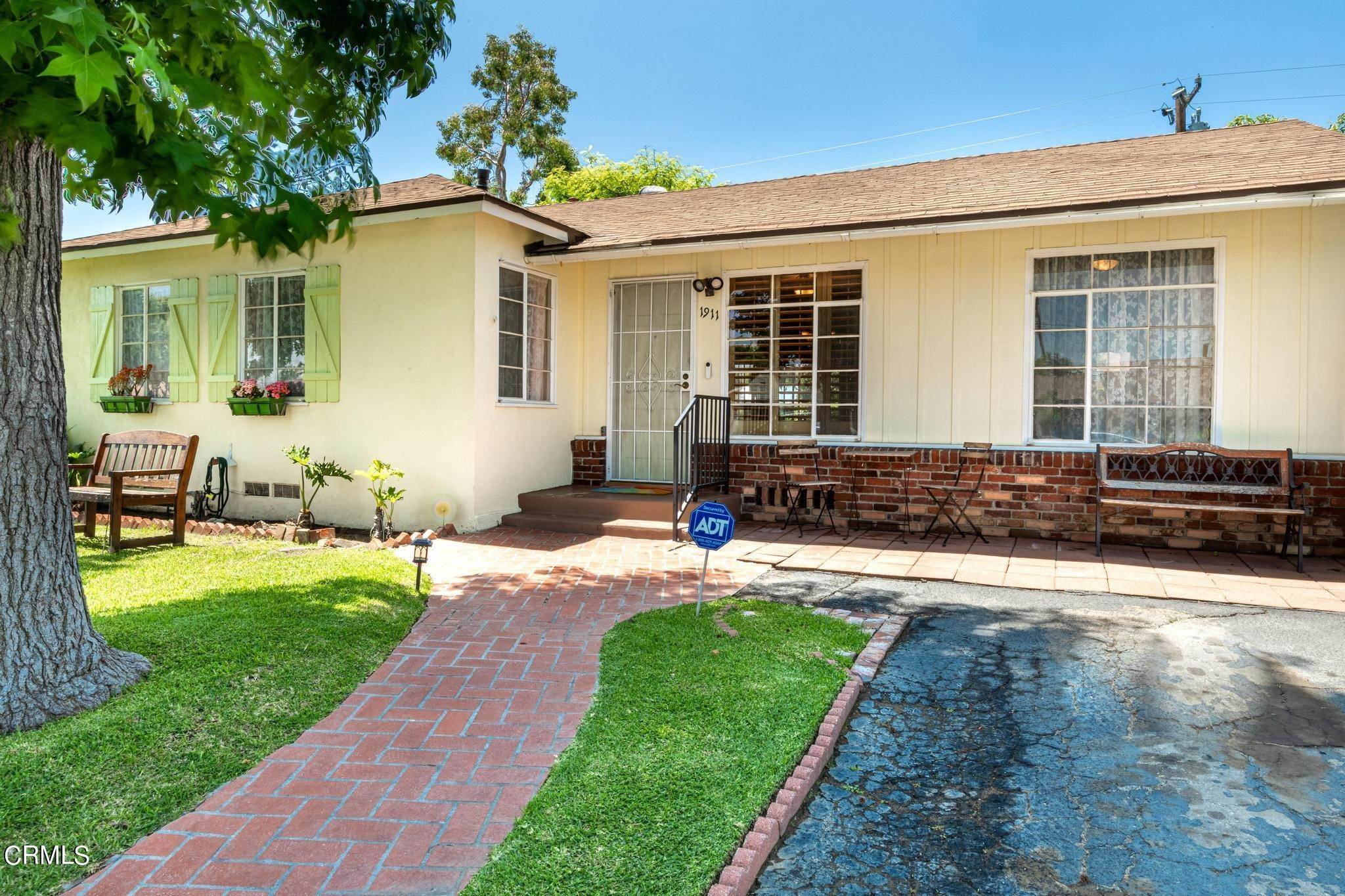 Single Family Homes 为 销售 在 1911 Broadland Avenue Duarte, 加利福尼亚州 91010 美国