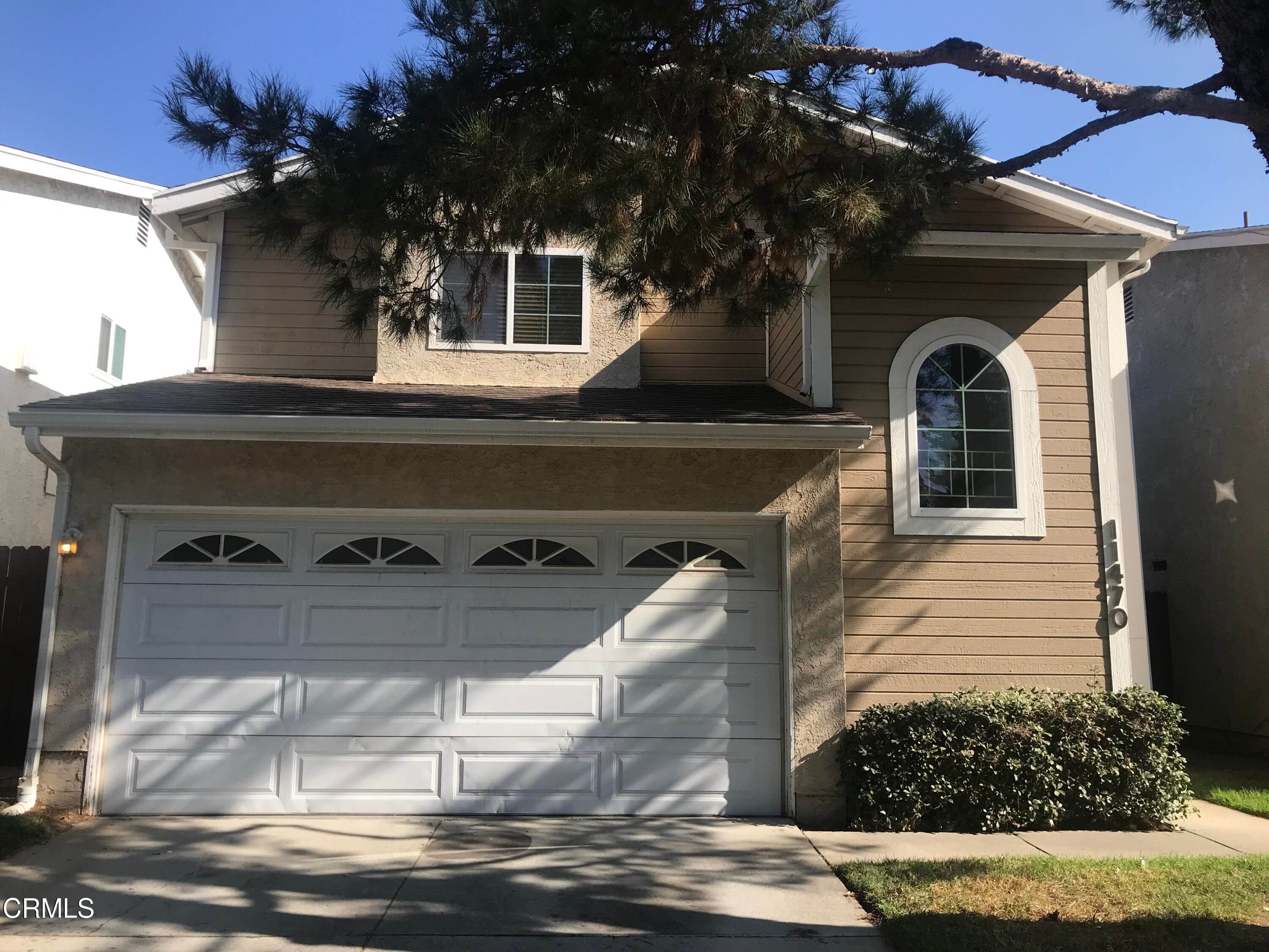 Single Family Homes 为 销售 在 11470 Green Valley Terrace Pacoima, 加利福尼亚州 91331 美国