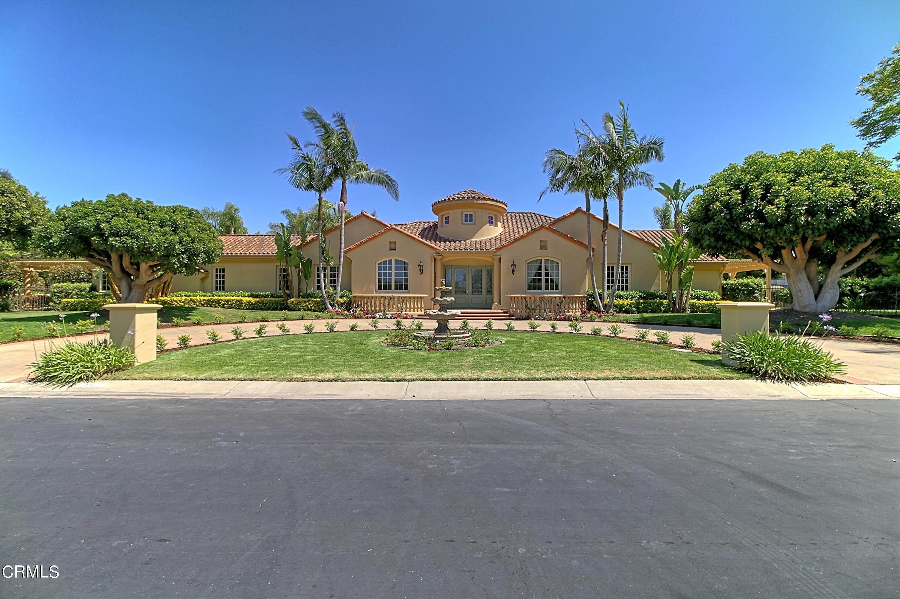 4. Single Family Homes for Sale at 120 Encino Avenue Camarillo, California 93010 United States