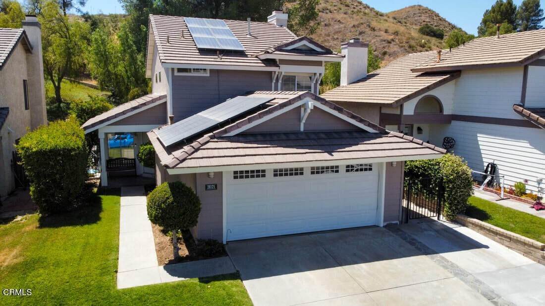 Single Family Homes 为 销售 在 28125 Stonington Lane Saugus, 加利福尼亚州 91350 美国
