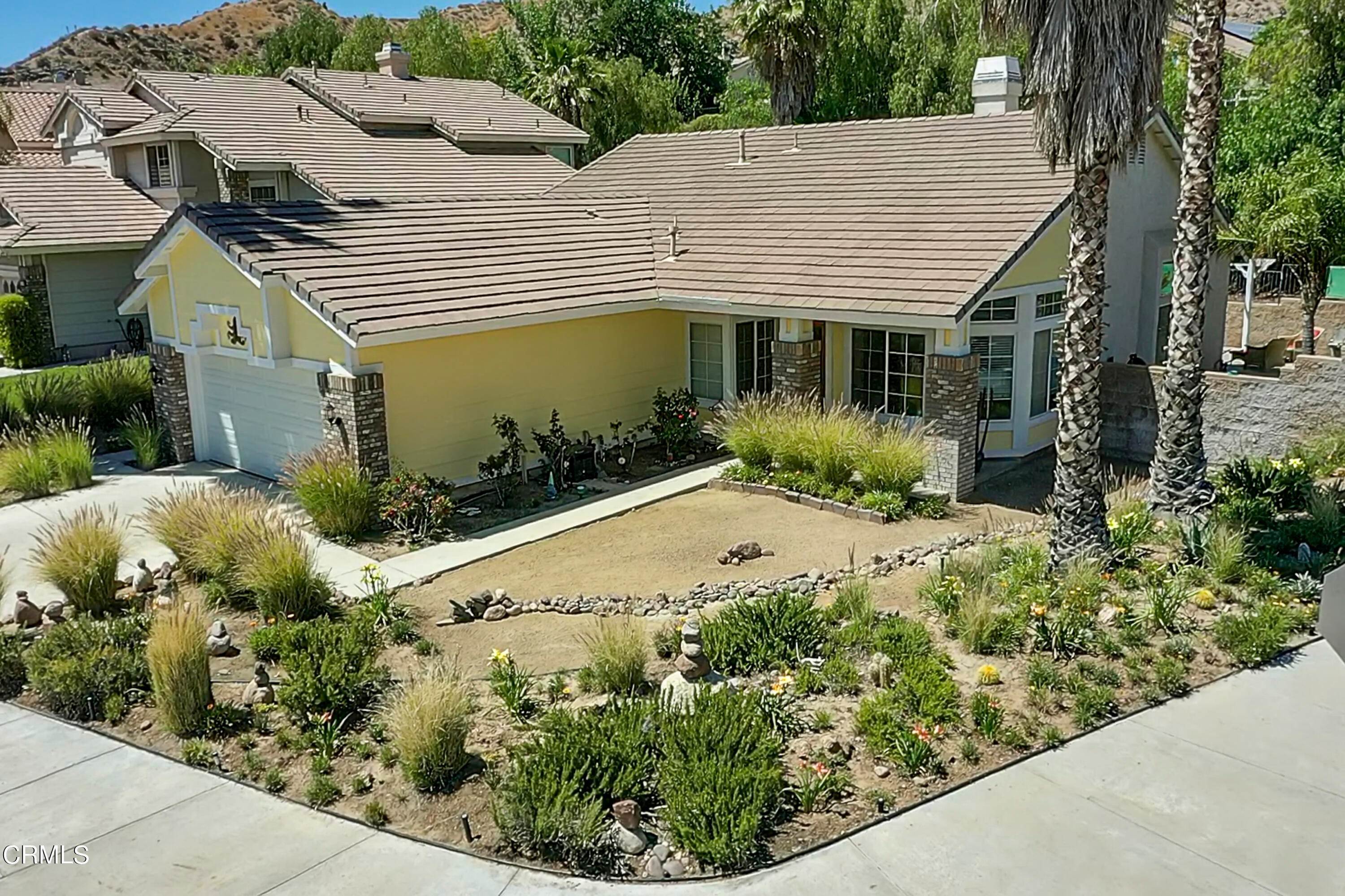 Single Family Homes 为 销售 在 14405 Grandifloras Road Canyon Country, 加利福尼亚州 91387 美国