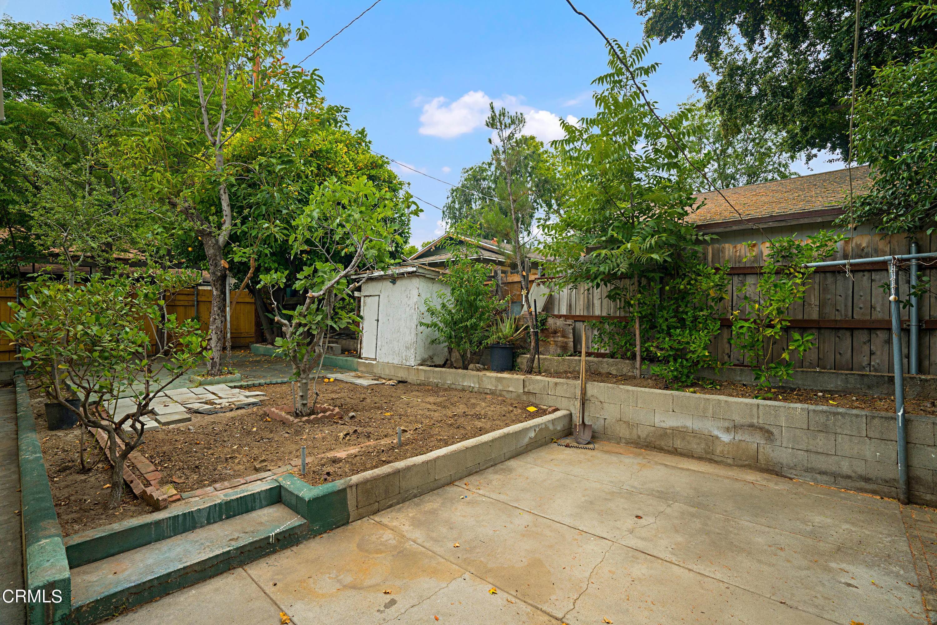 21. Residential Income for Sale at 1519 East Topeka Street Pasadena, California 91104 United States