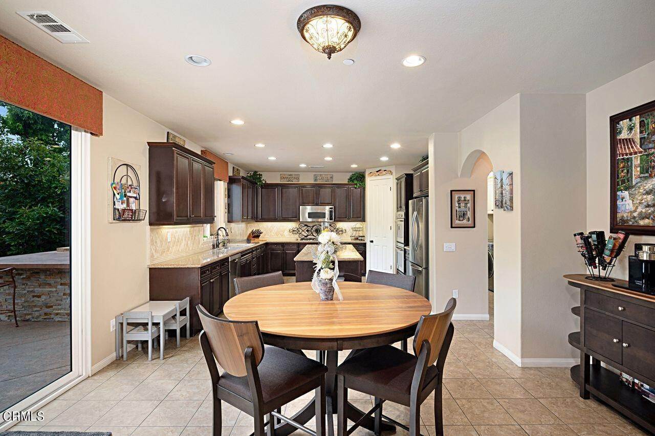 15. Single Family Homes for Sale at 3430 Aviara Lane Oxnard, California 93036 United States