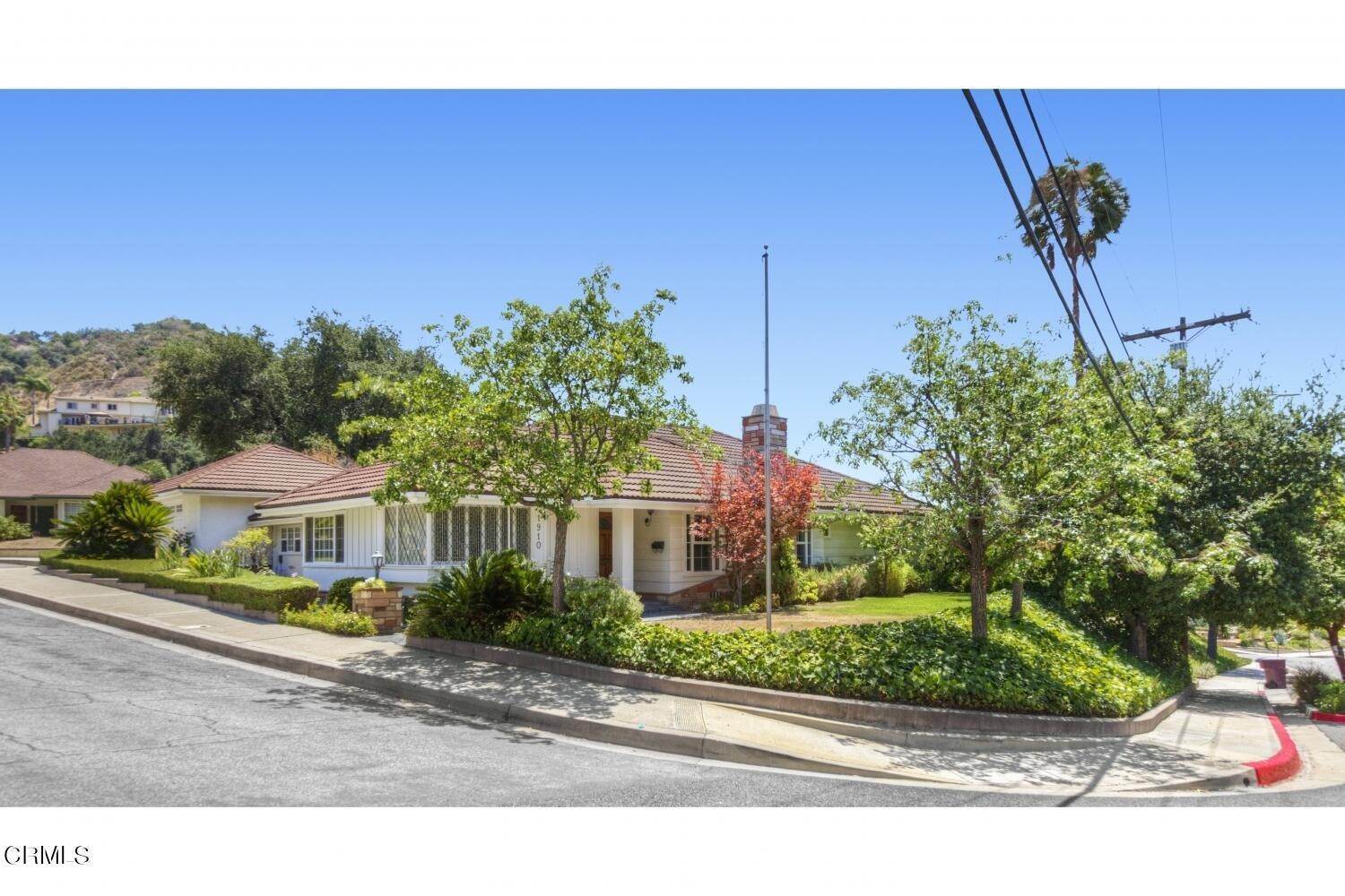 Single Family Homes for Sale at 1910 Fern Lane Glendale, California 91208 United States