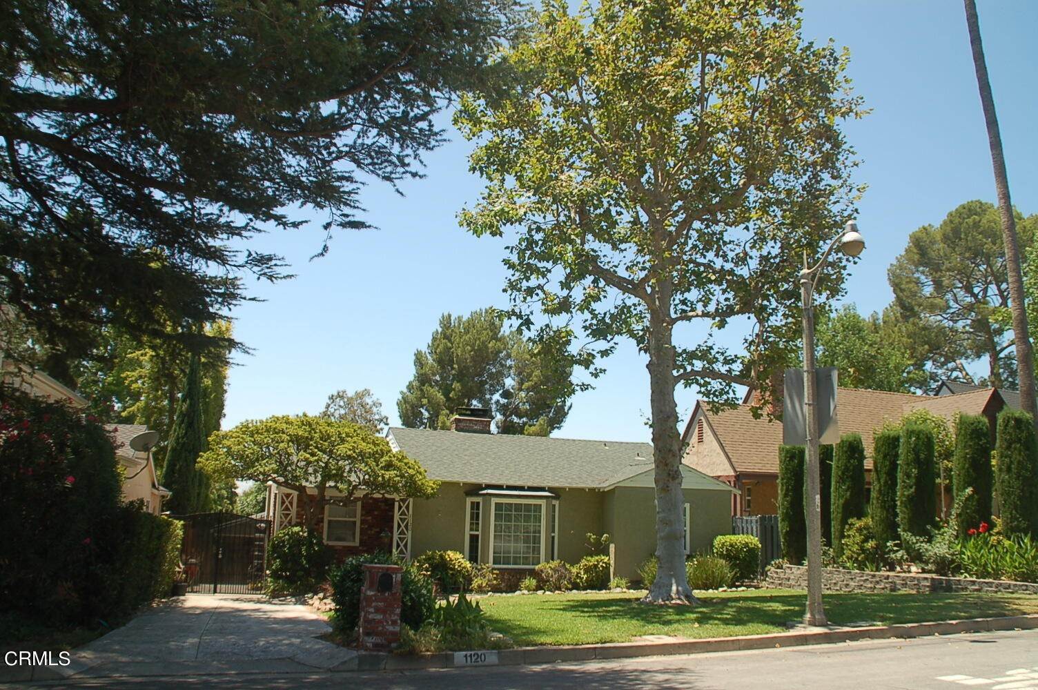 27. Single Family Homes at 1120 East Palm Street Altadena, California 91001 United States